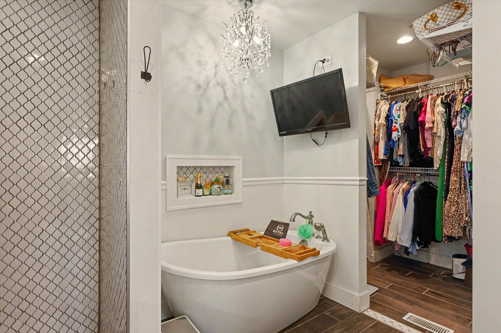 1202 Peters Drive