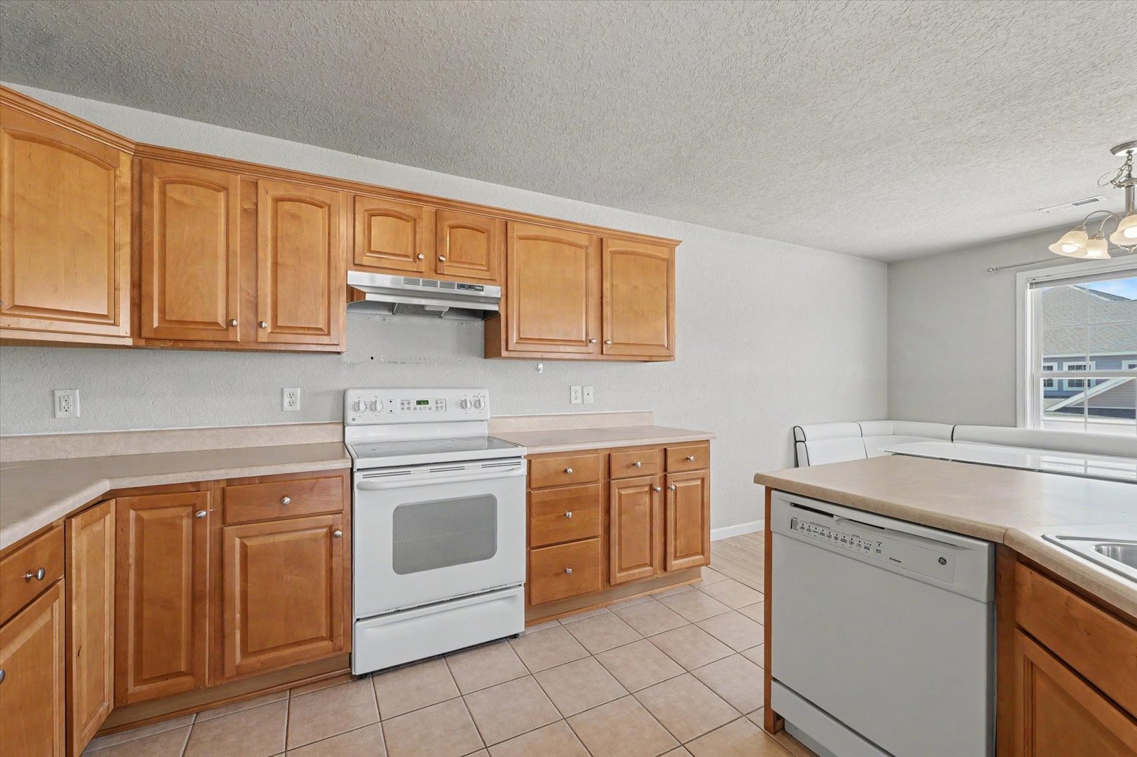 103 YORKMINSTER Lane Unit: 8