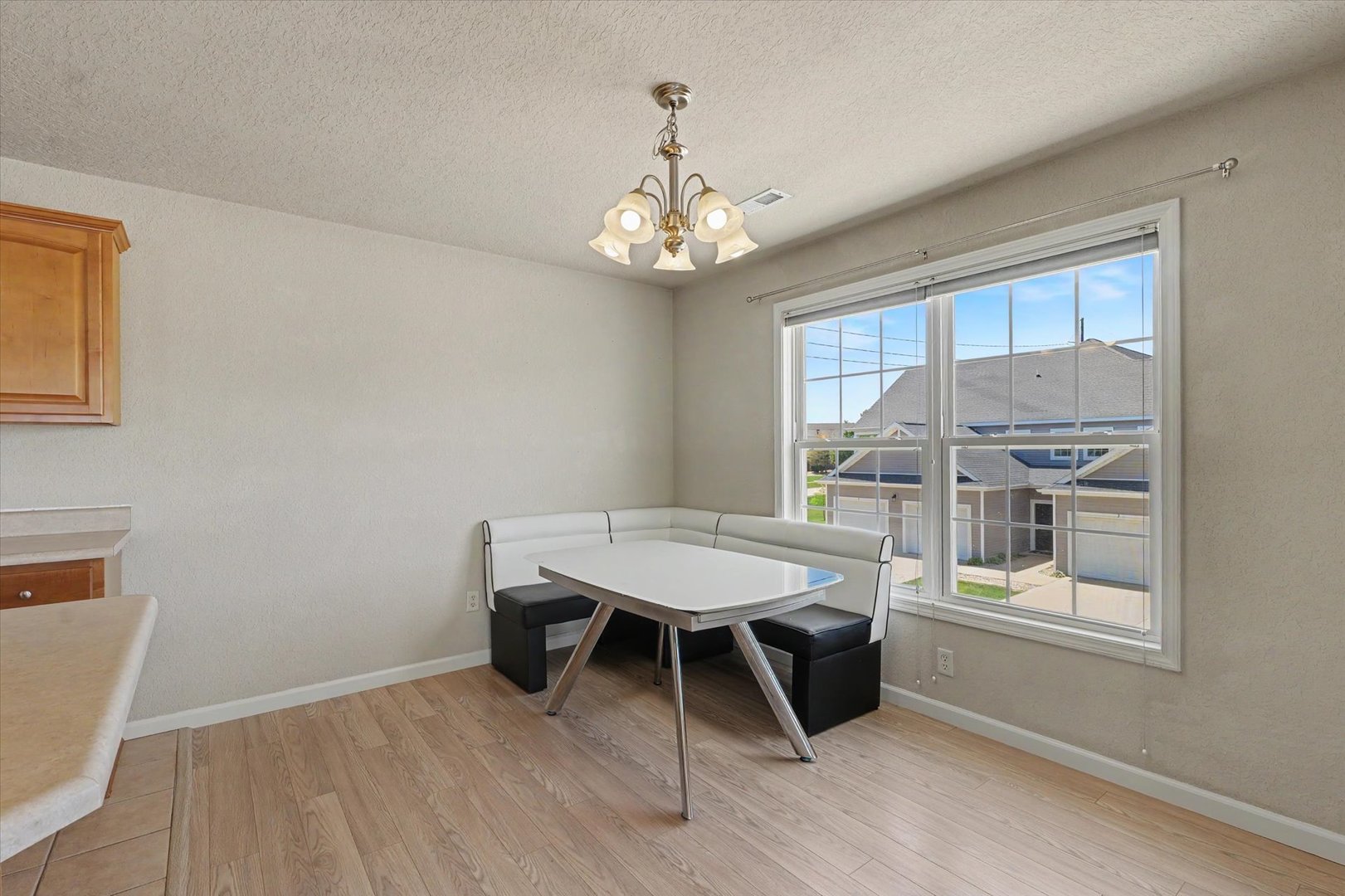 103 YORKMINSTER Lane Unit: 8