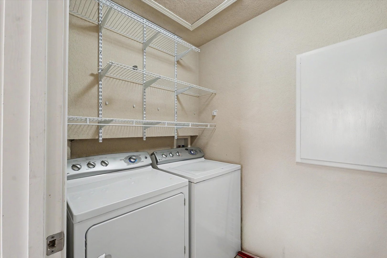 103 YORKMINSTER Lane Unit: 8