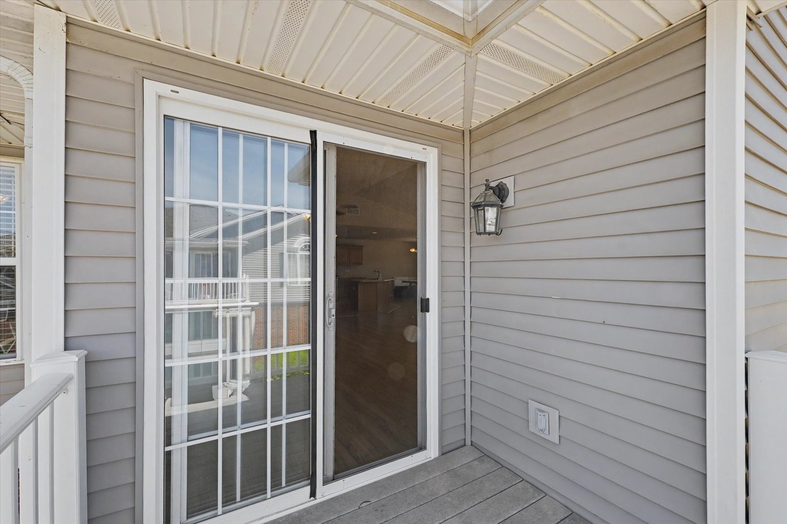 103 YORKMINSTER Lane Unit: 8