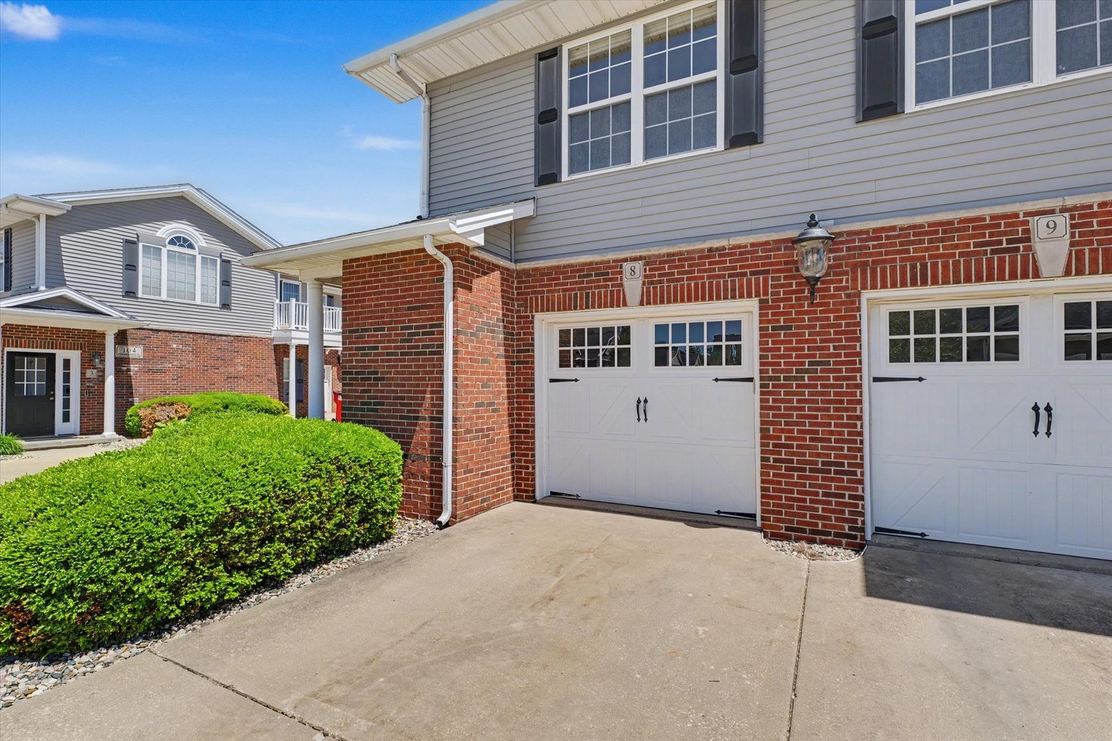 103 YORKMINSTER Lane Unit: 8