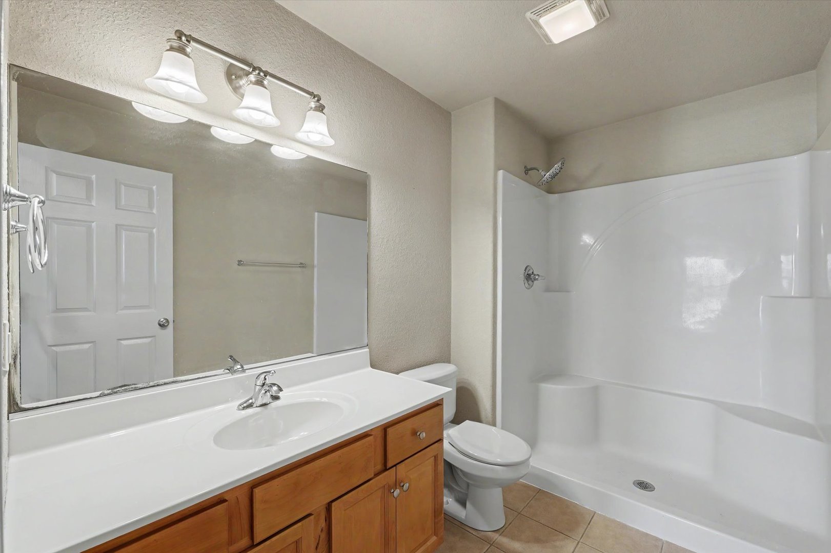 103 YORKMINSTER Lane Unit: 8