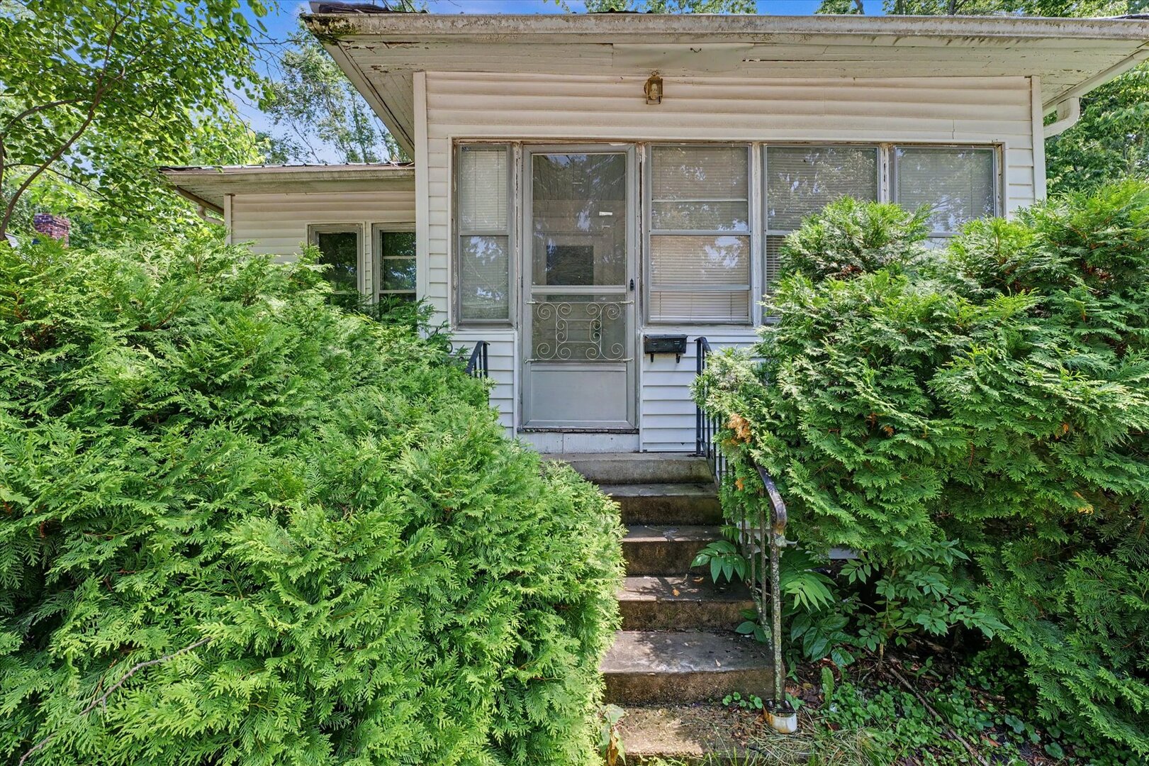 402 S Johnson Avenue