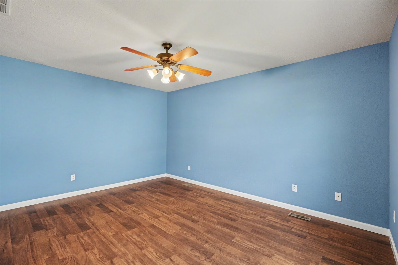 609 N Glover Court
