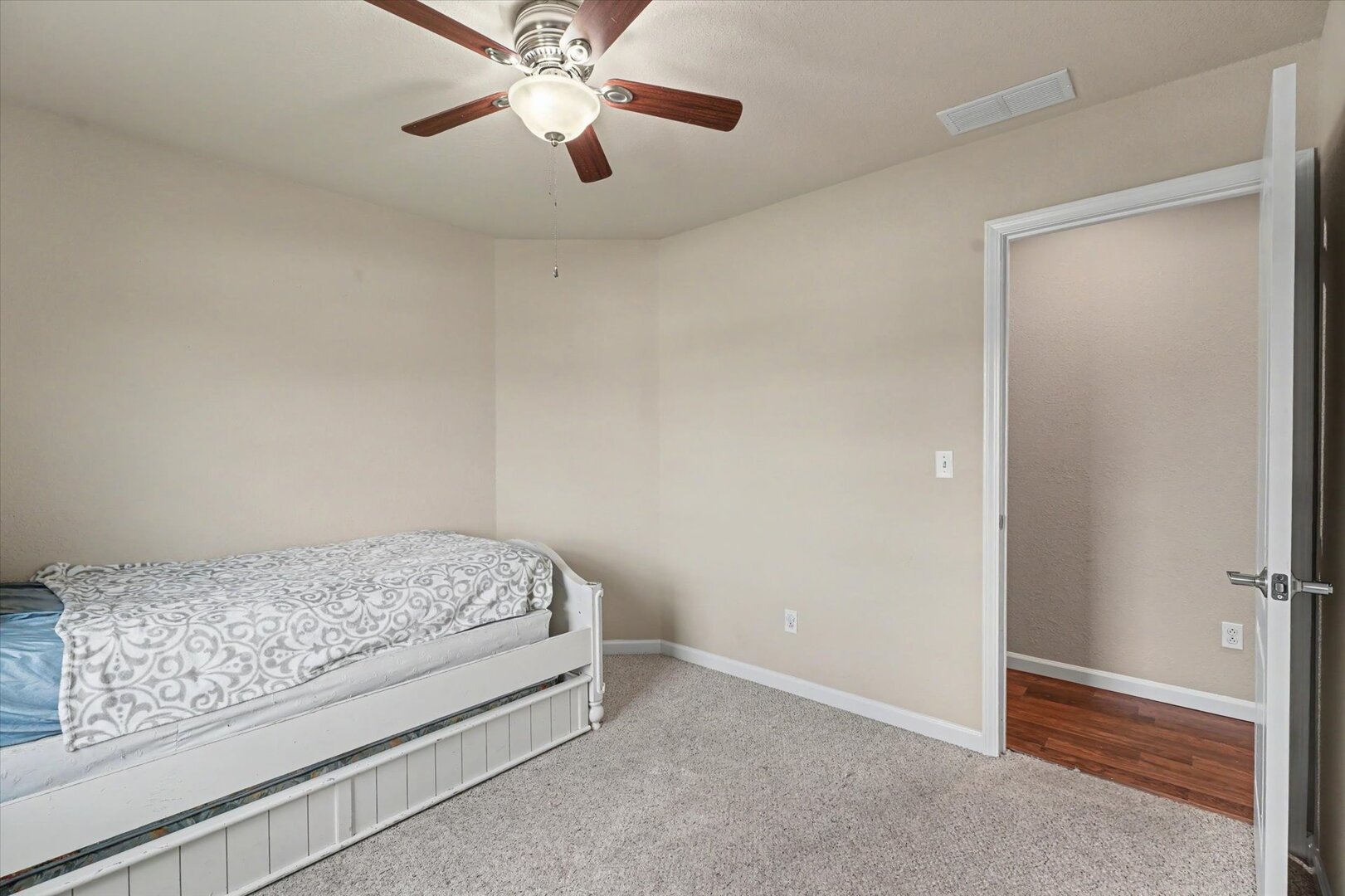 609 N Glover Court