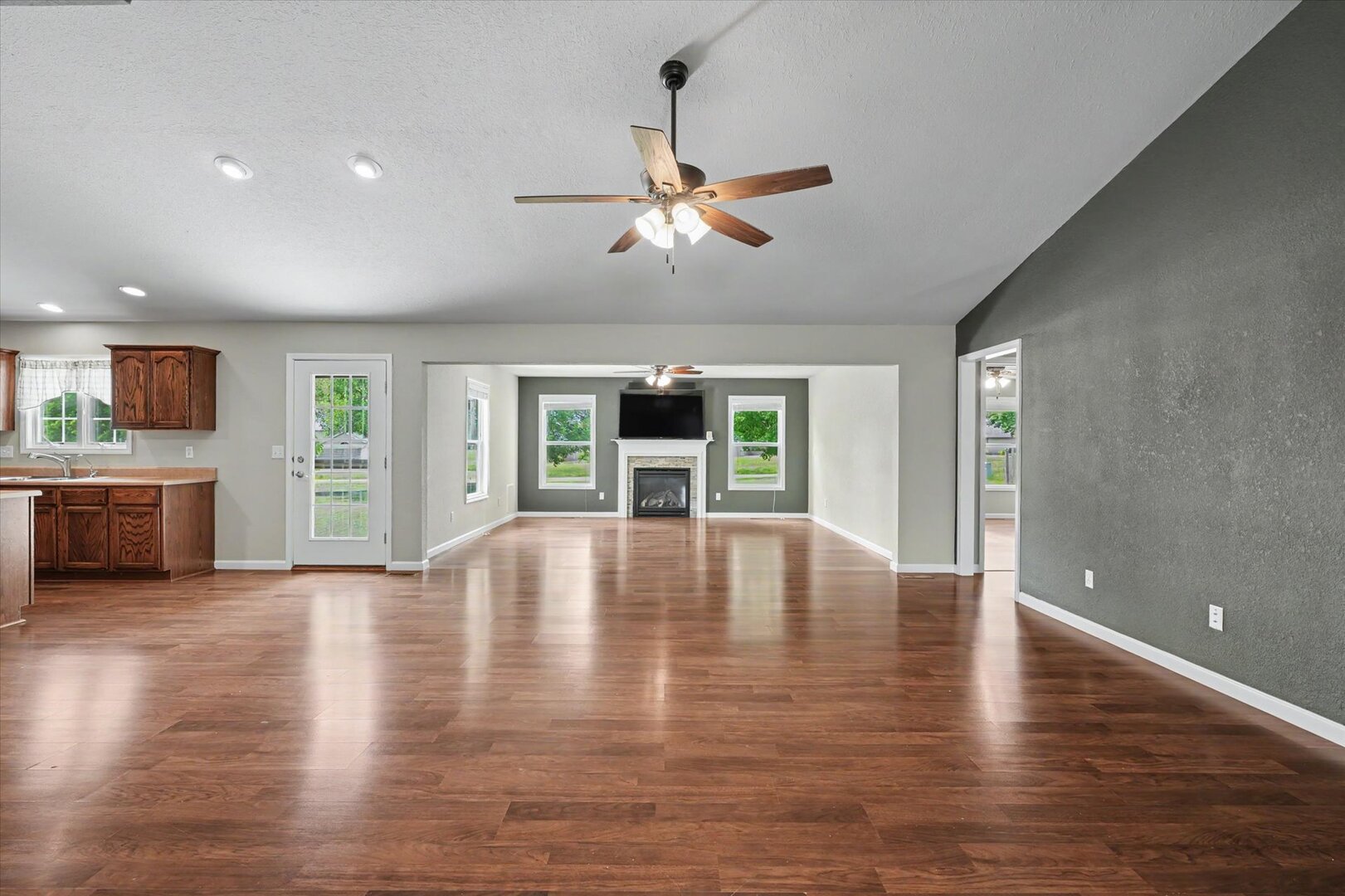 609 N Glover Court
