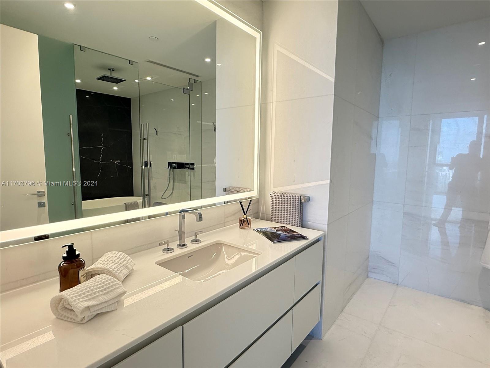 300 Biscayne Blvd Way # 4909