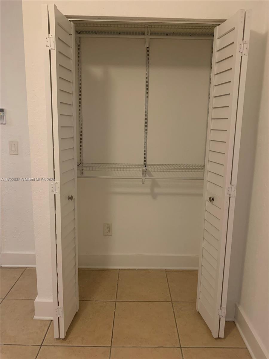 712 SW 56 AV # 7B