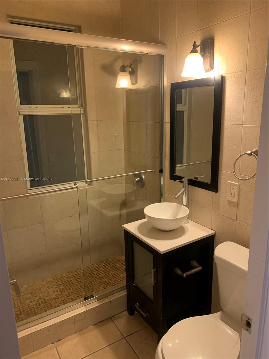 712 SW 56 AV # 7B