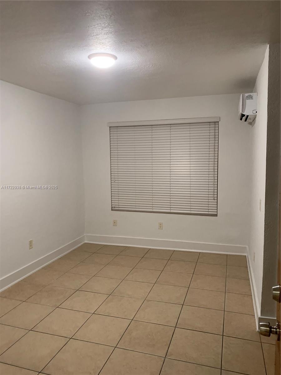 712 SW 56 AV # 7B