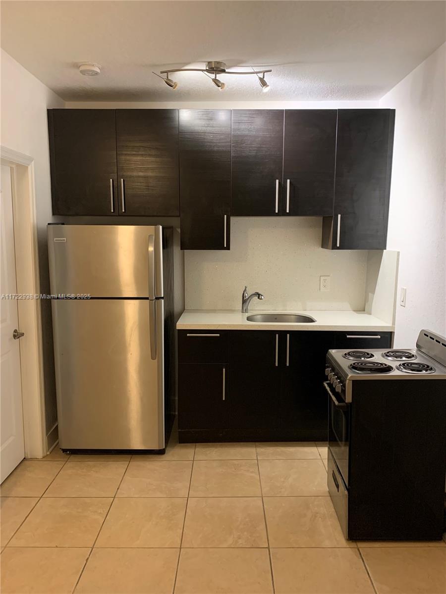 712 SW 56 AV # 7B