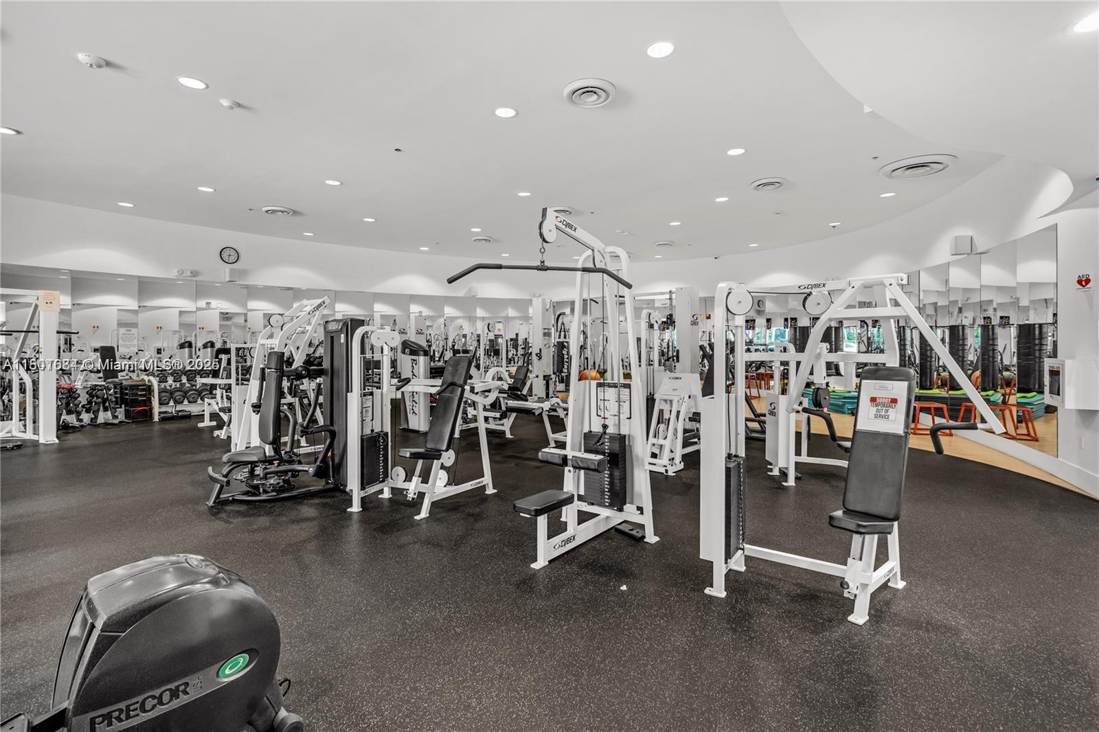 5600 Collins Ave # 14B