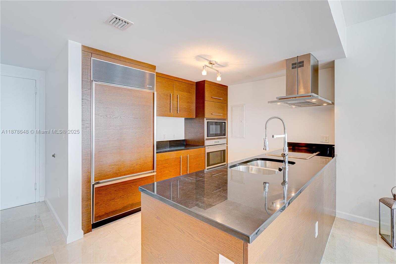 495 Brickell Ave # 3505