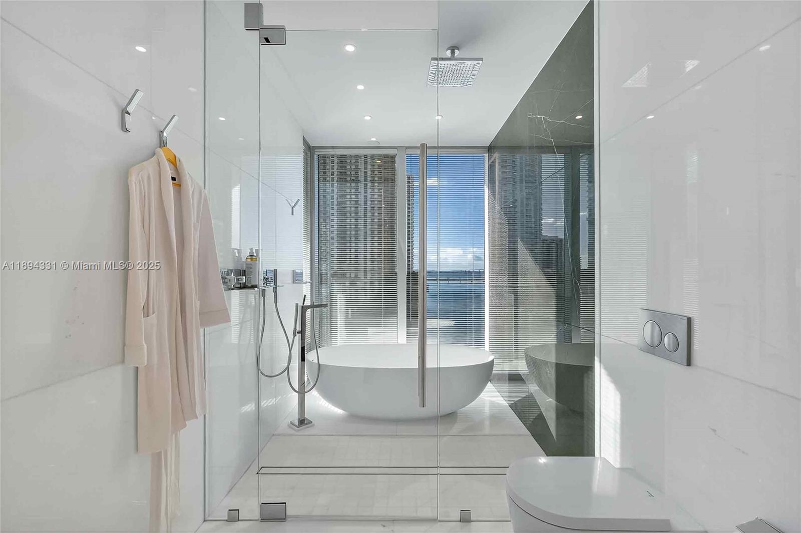 300 Biscayne Boulevard Way # 501E