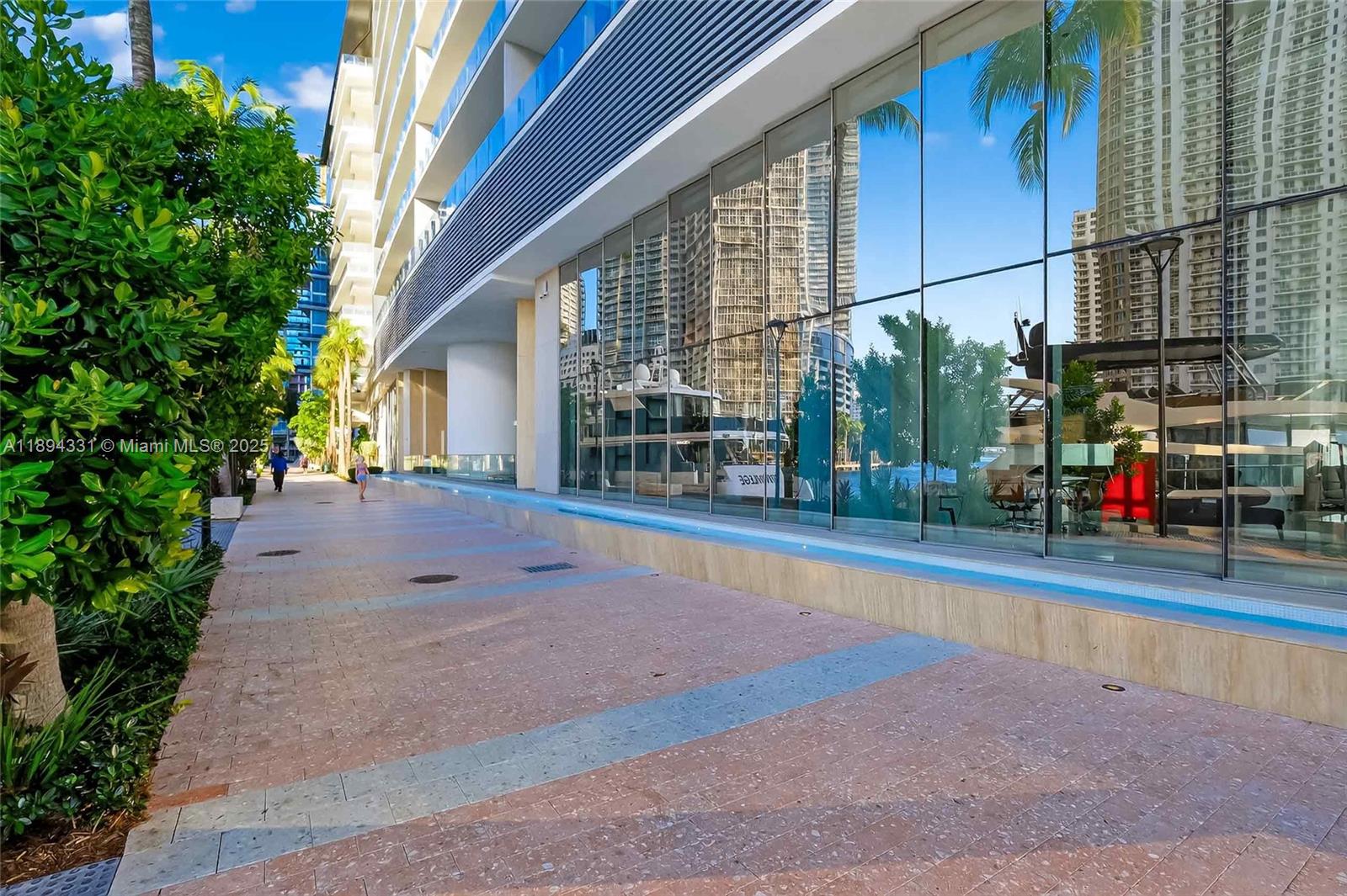 300 Biscayne Boulevard Way # 501E