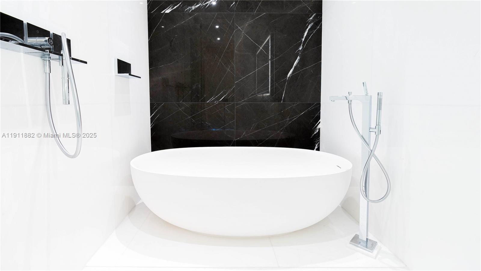 300 Biscayne Boulevard Way # 503C