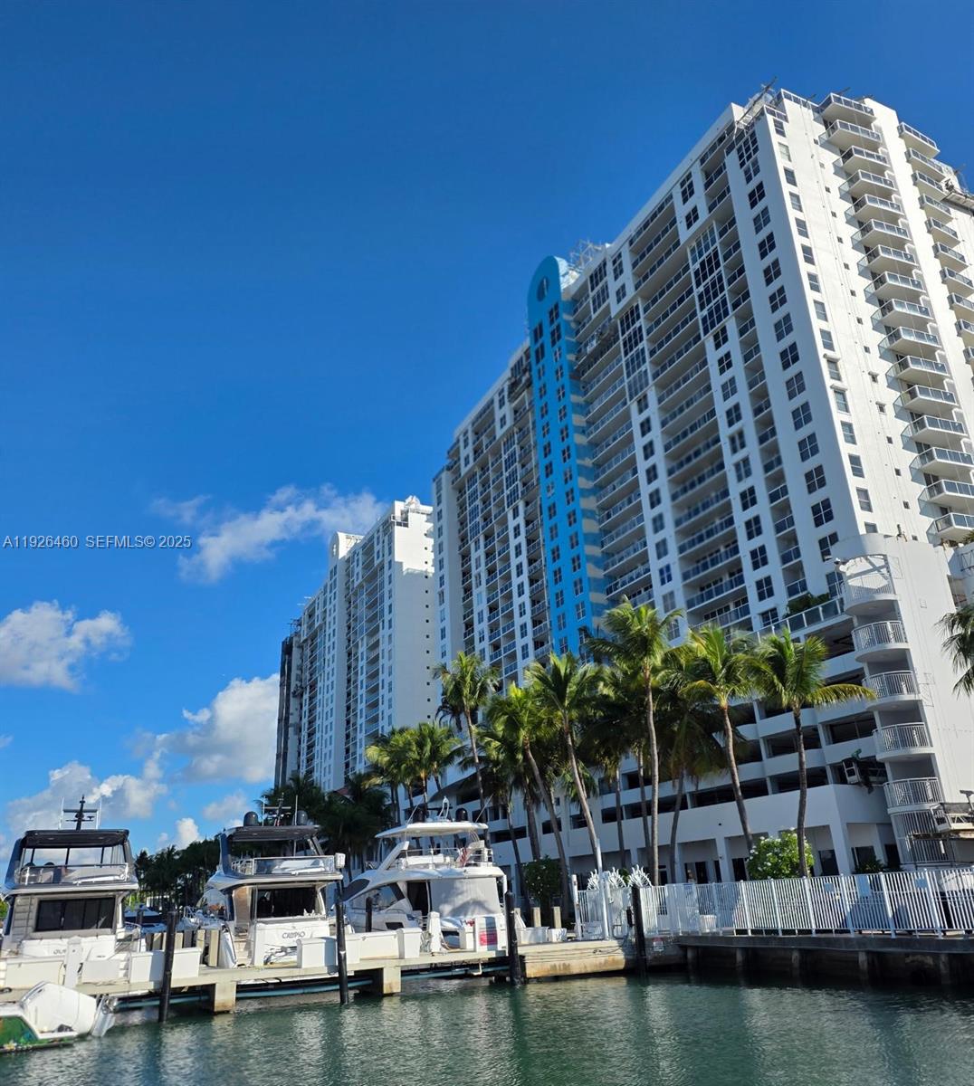 1800 Sunset Harbour Dr # 1808