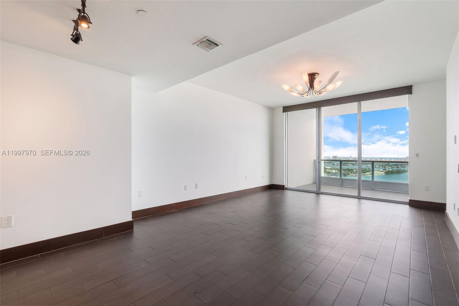 900 Biscayne Blvd # 3502