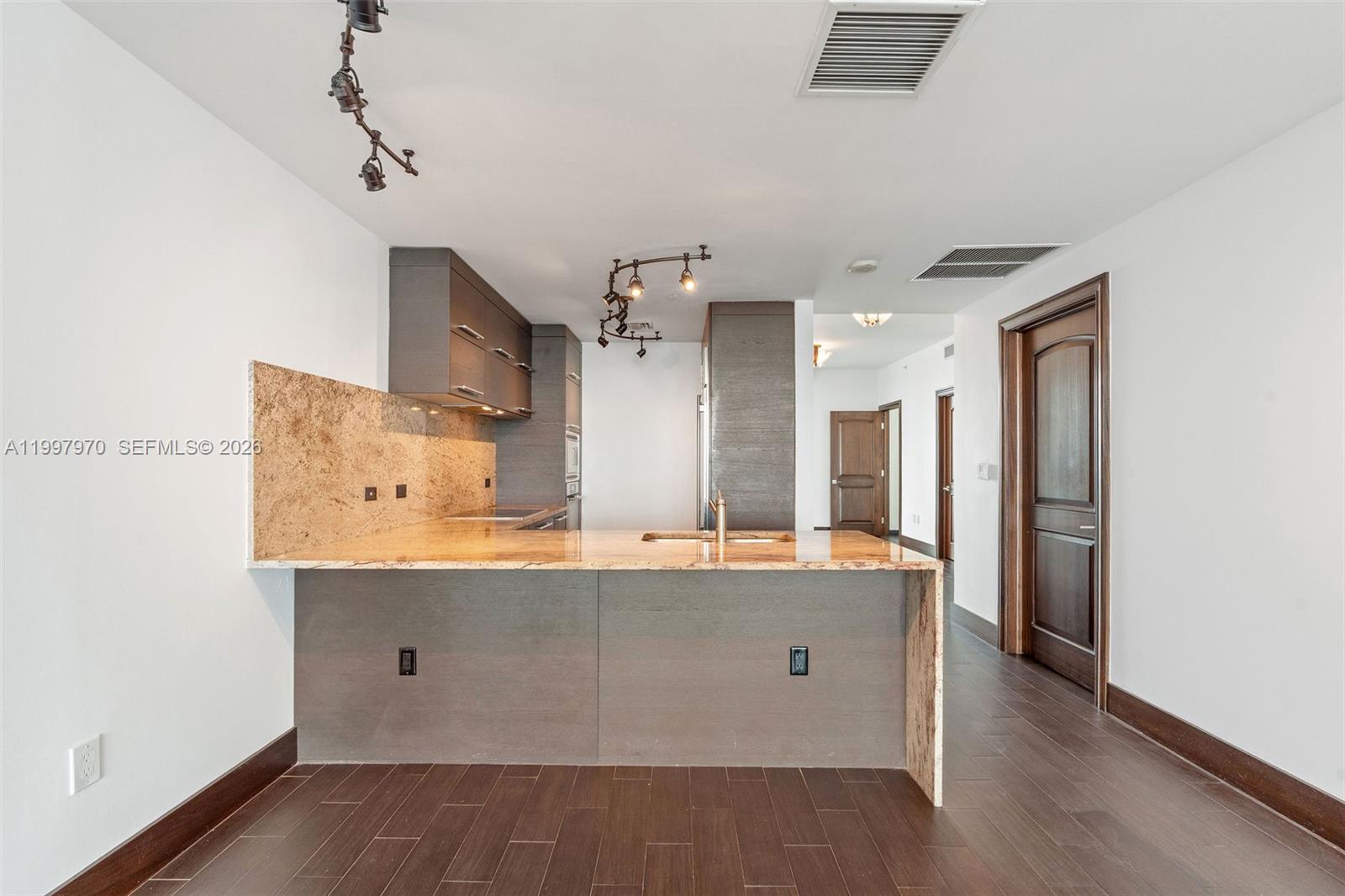 900 Biscayne Blvd # 3502