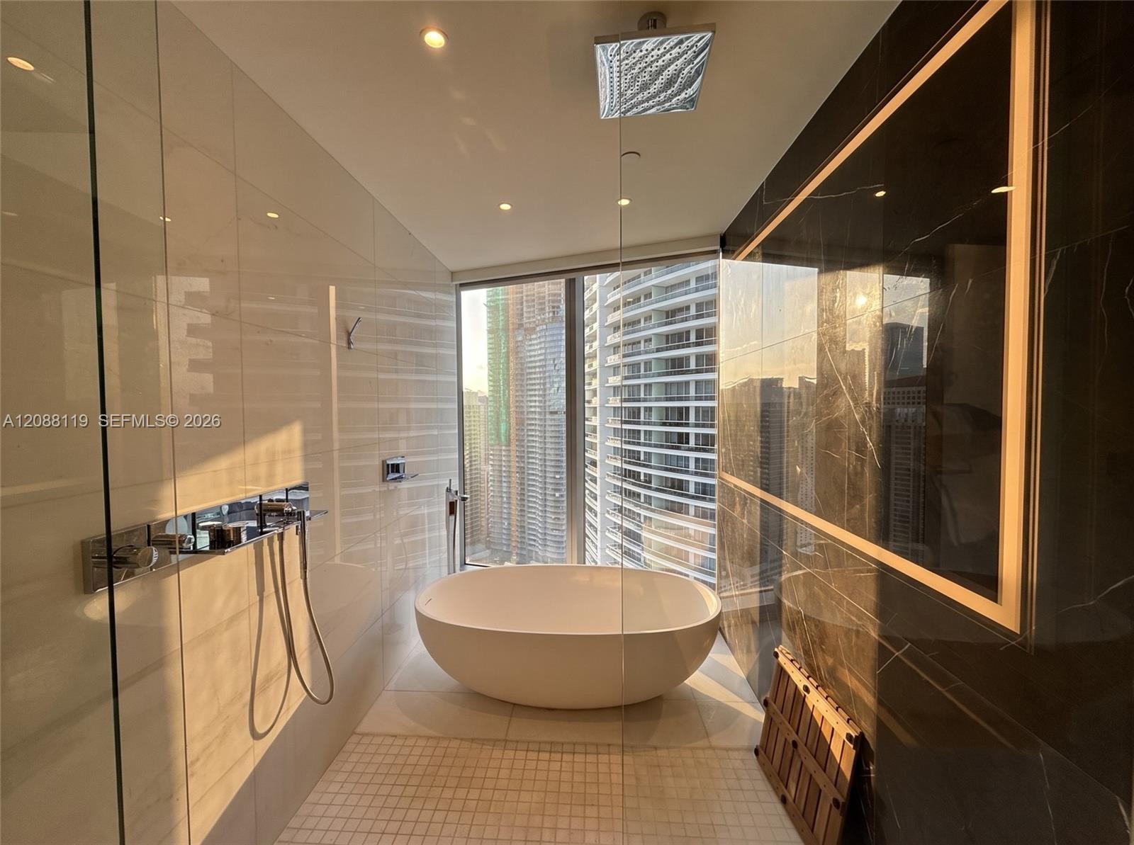300 Biscayne Boulevard Way # 4007W
