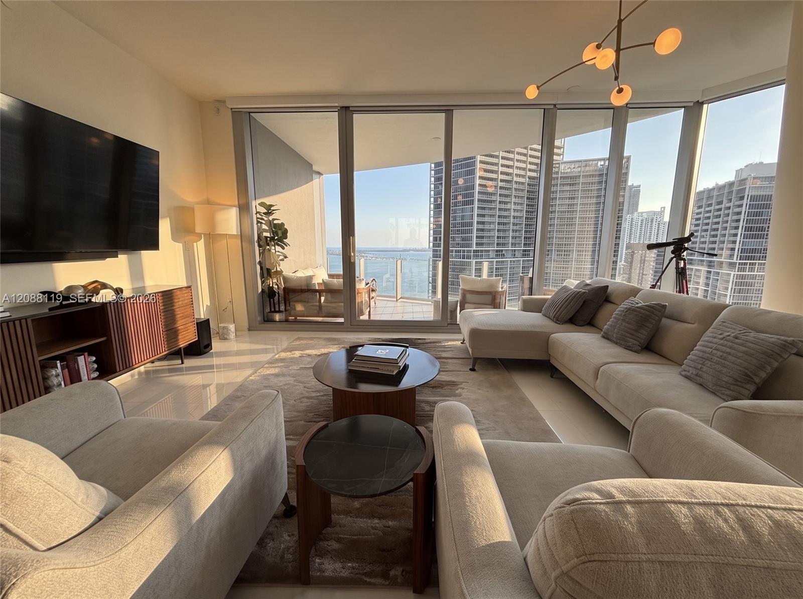 300 Biscayne Boulevard Way # 4007W