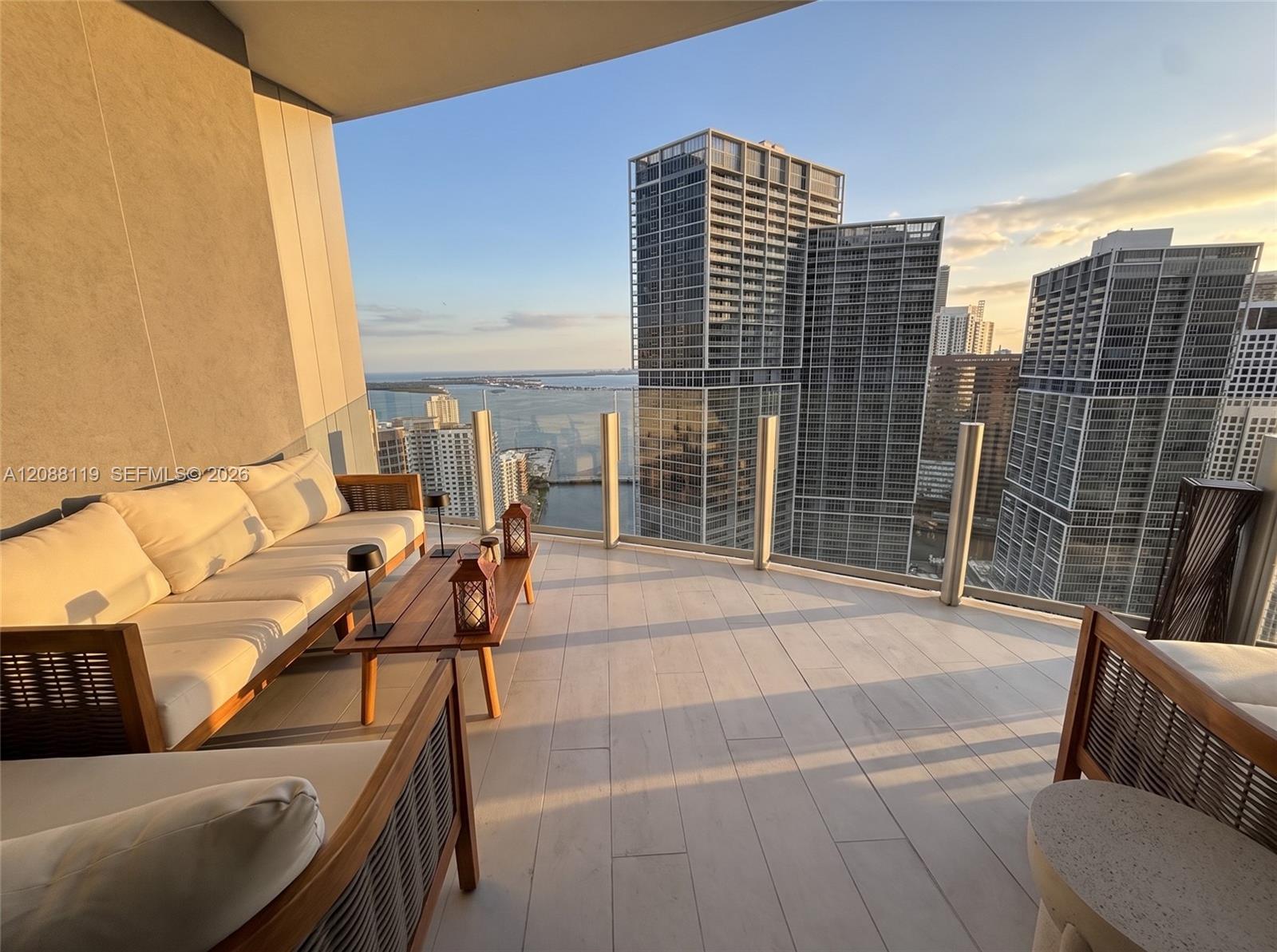 300 Biscayne Boulevard Way # 4007W