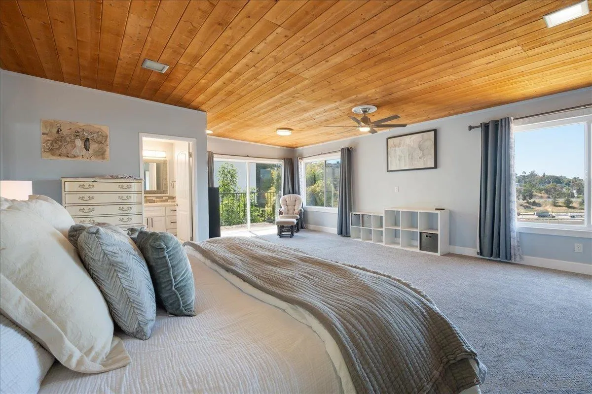 3834 Polaris Dr.