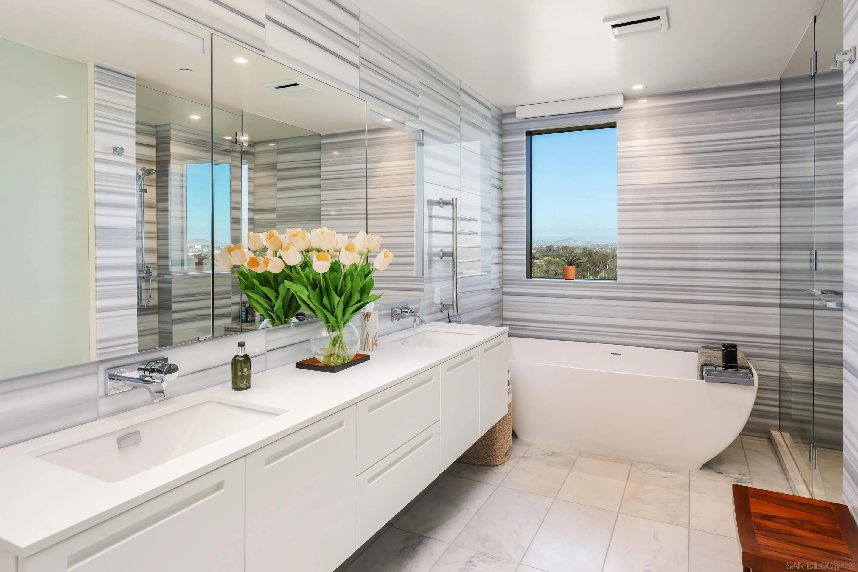 2855 5th Ave Unit 1302