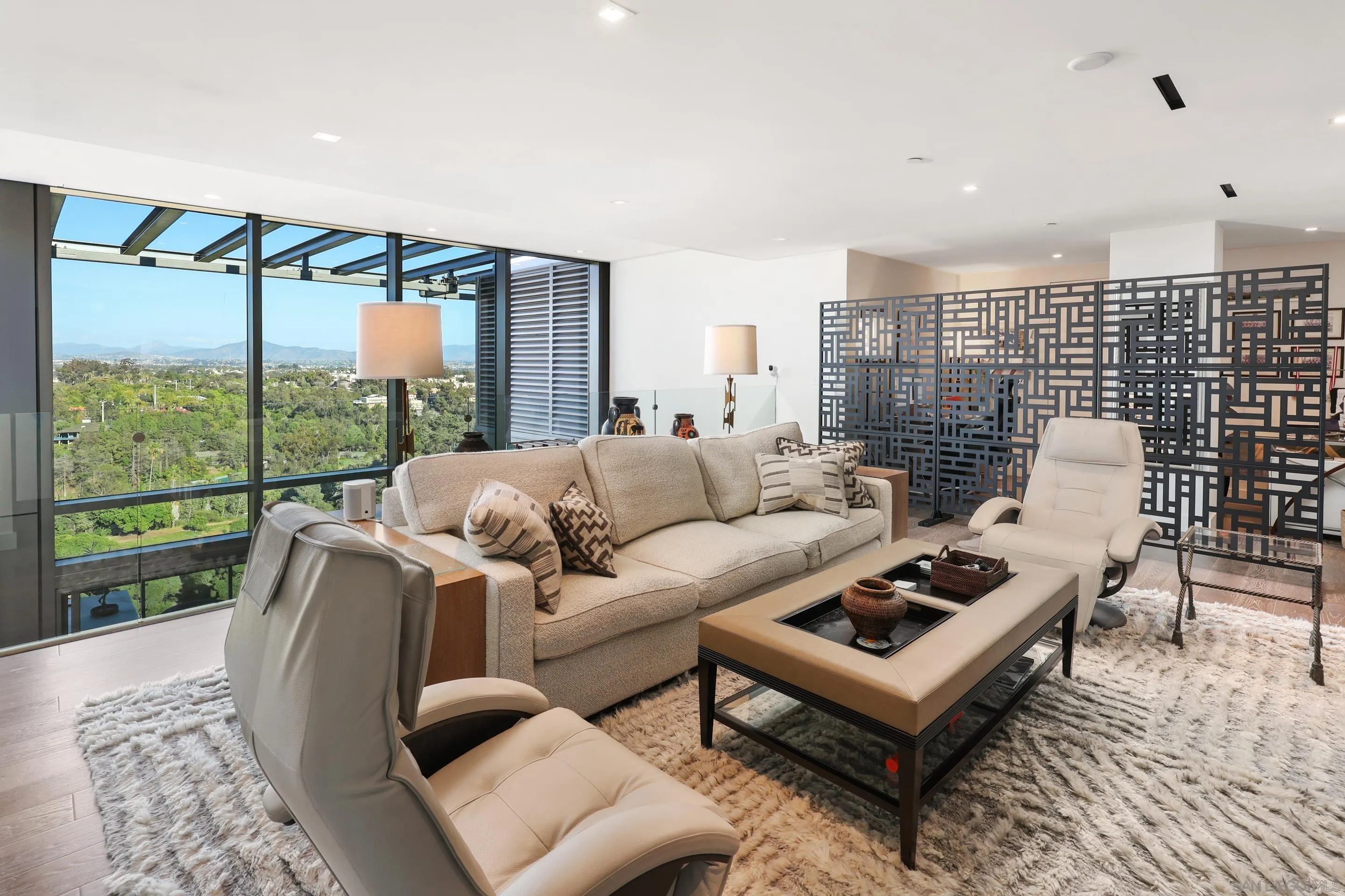 2855 5th Ave Unit 1302