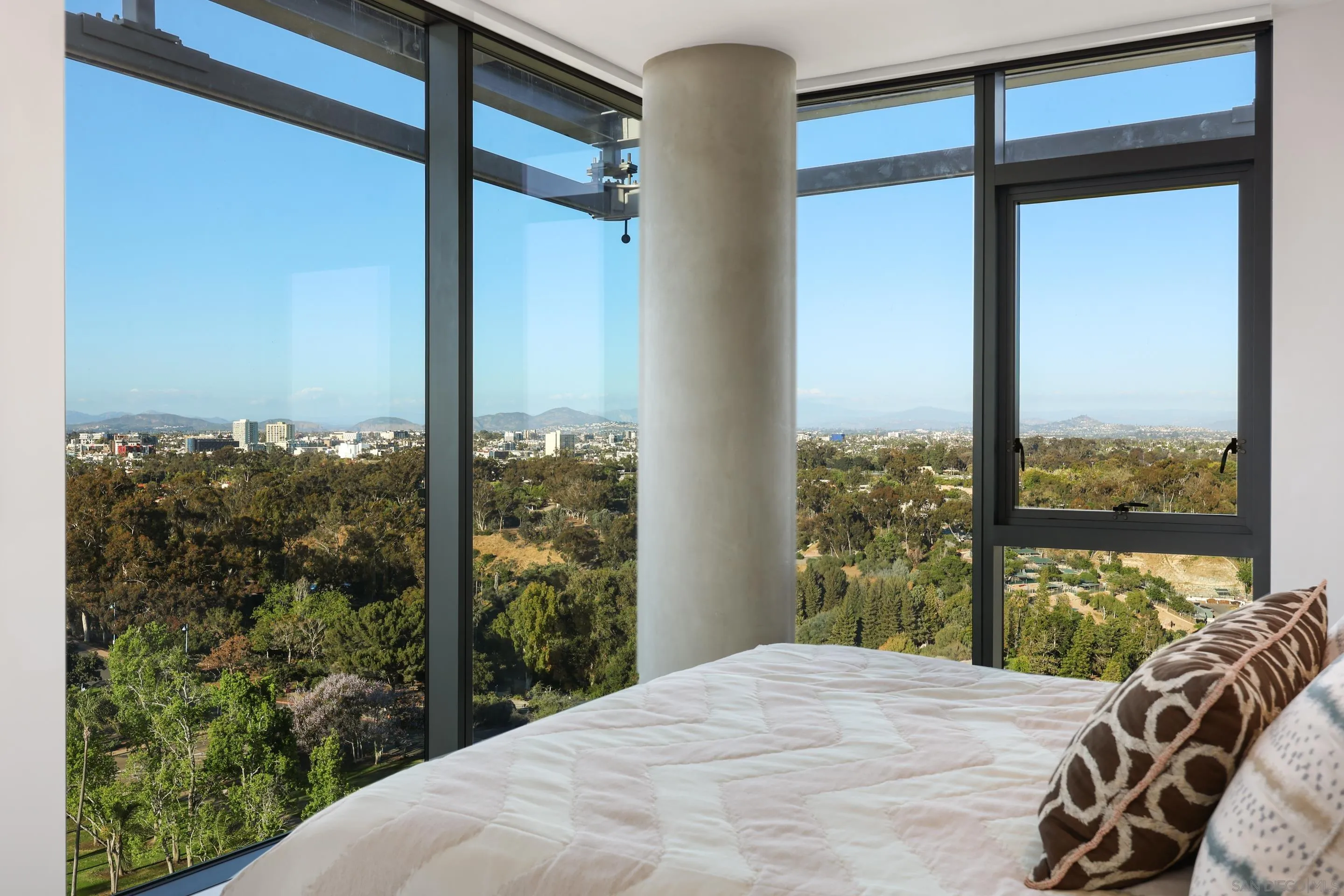 2855 5th Ave Unit 1302