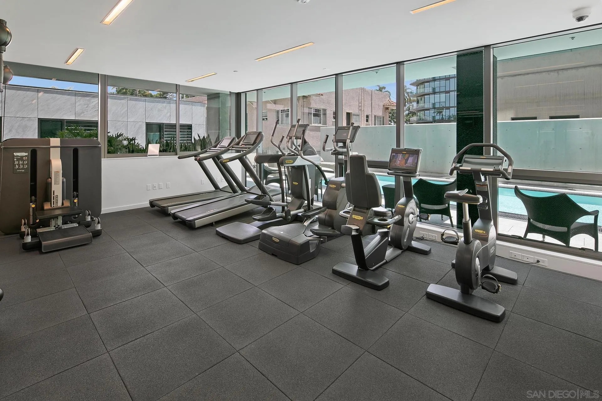 2855 5th Ave Unit 801