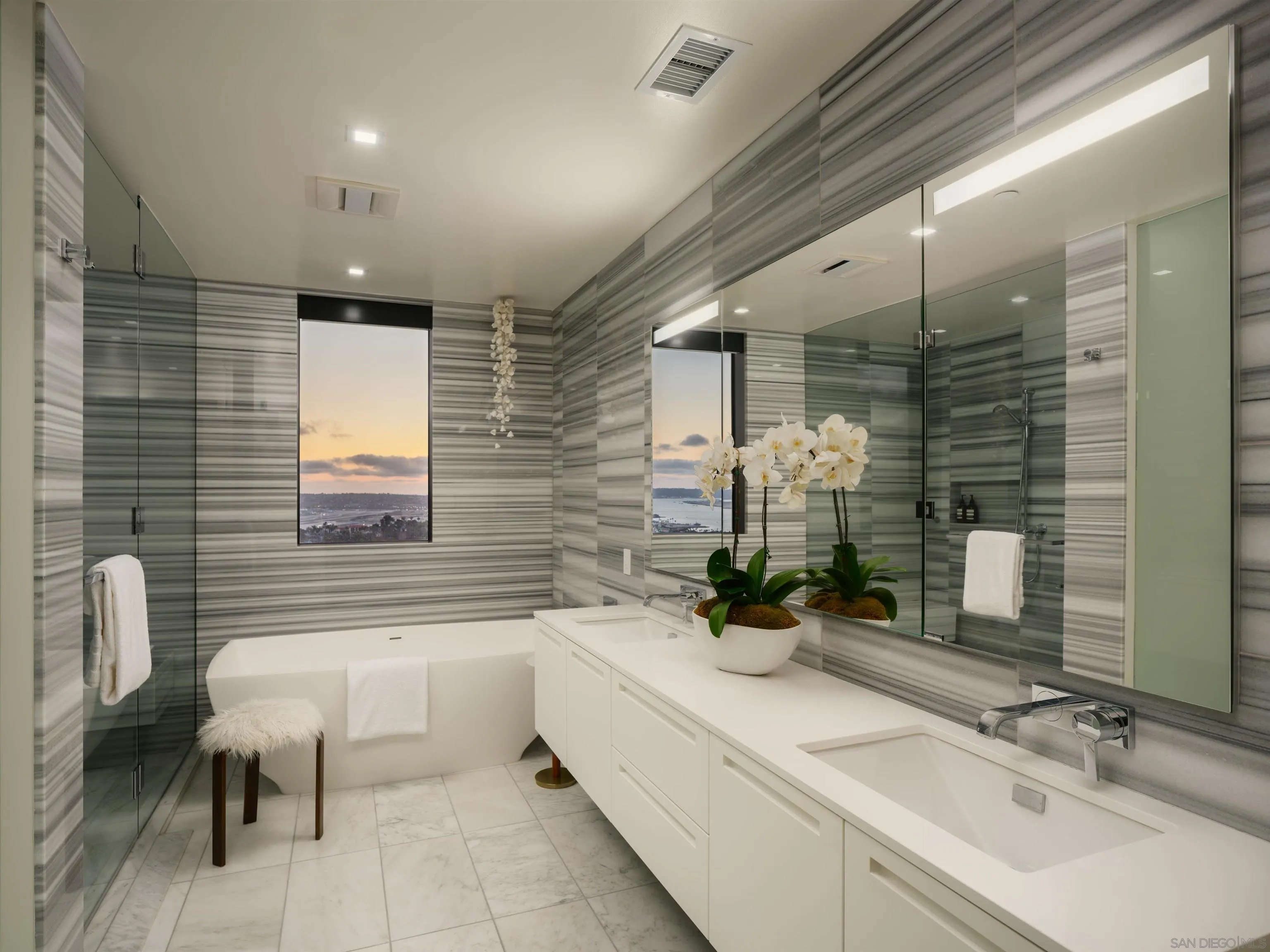 2855 5th Ave Unit 1201