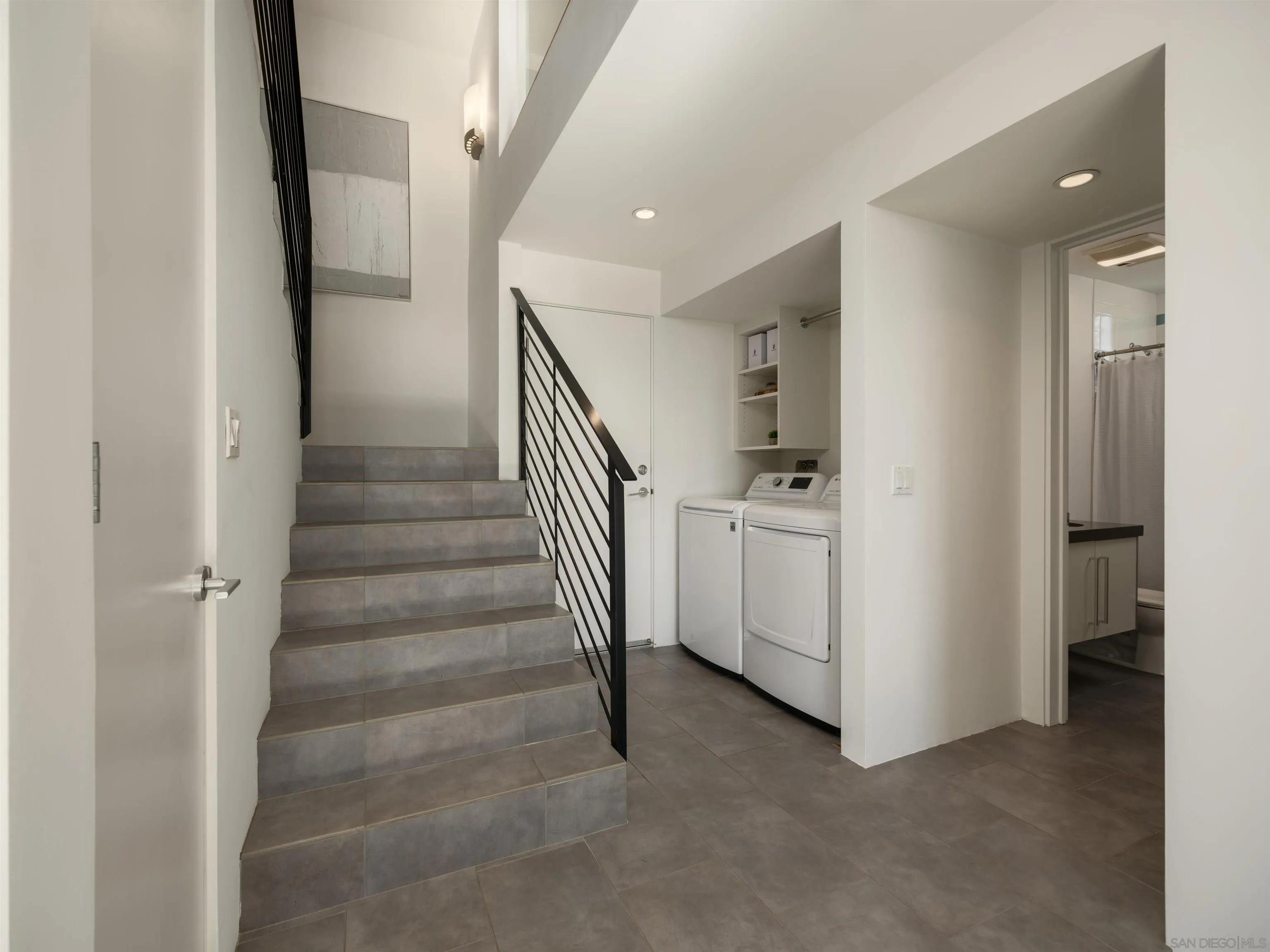 2710 1st Ave