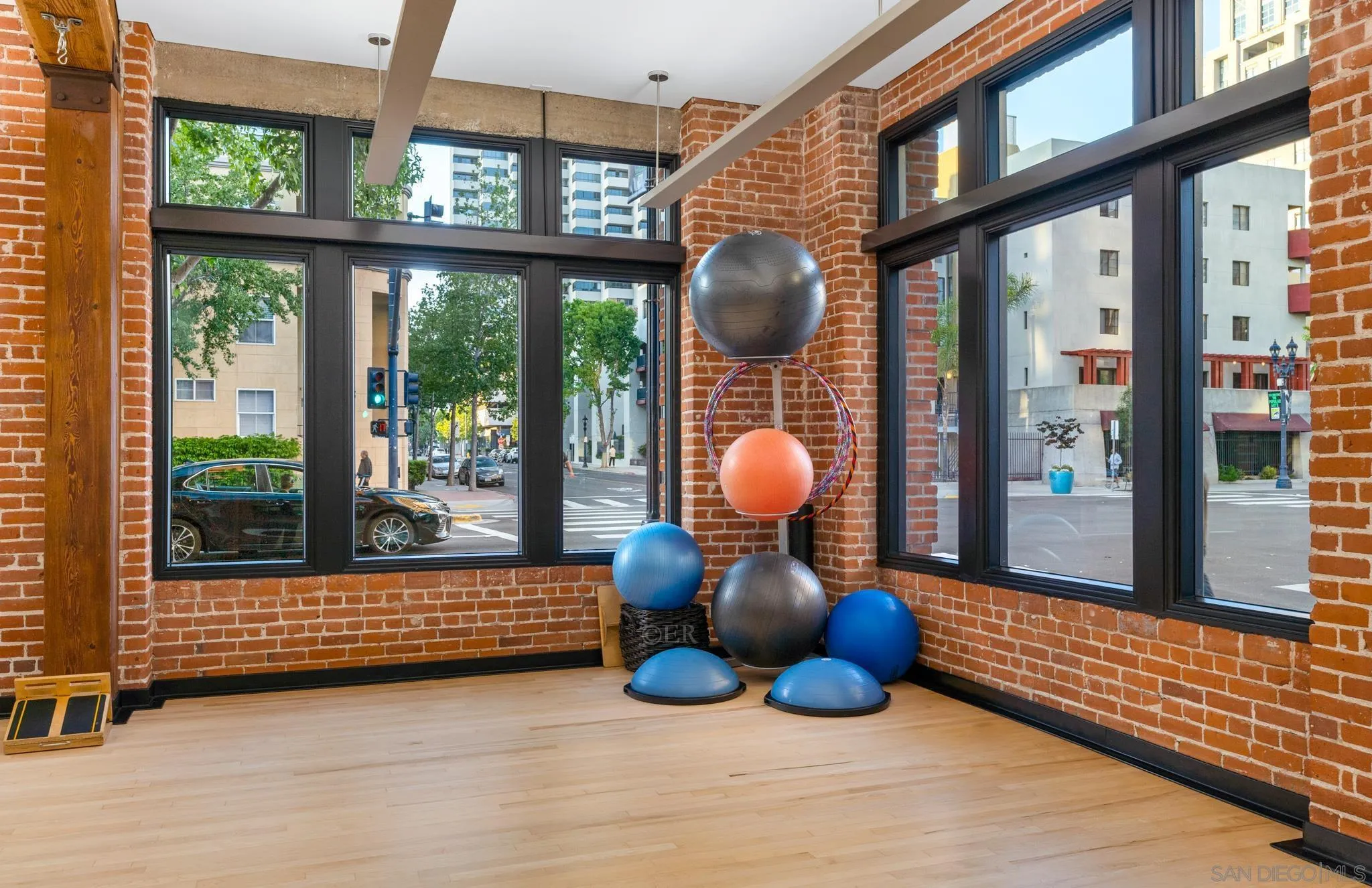 500 W Harbor Dr Unit 1303