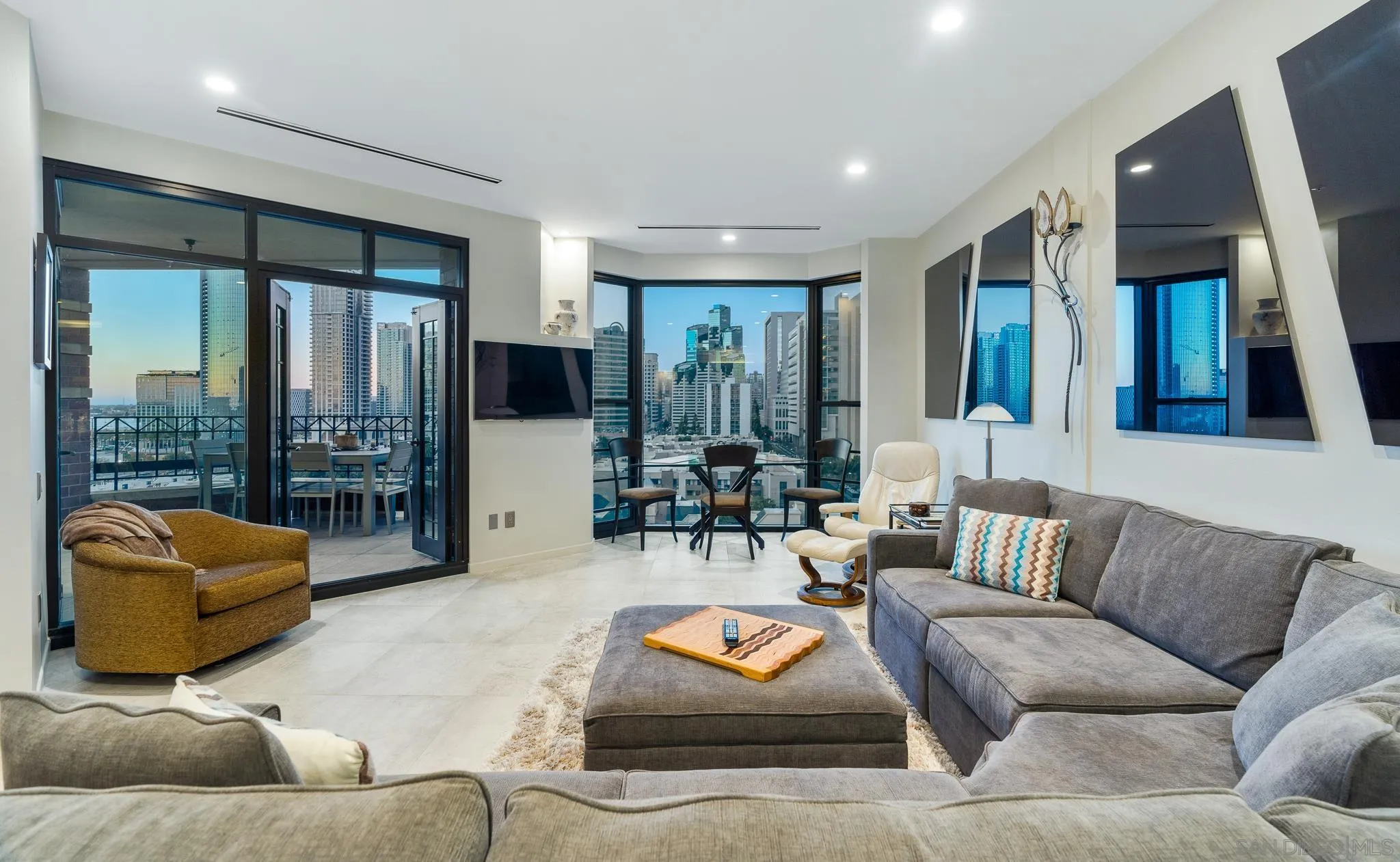 500 W Harbor Dr Unit 1303