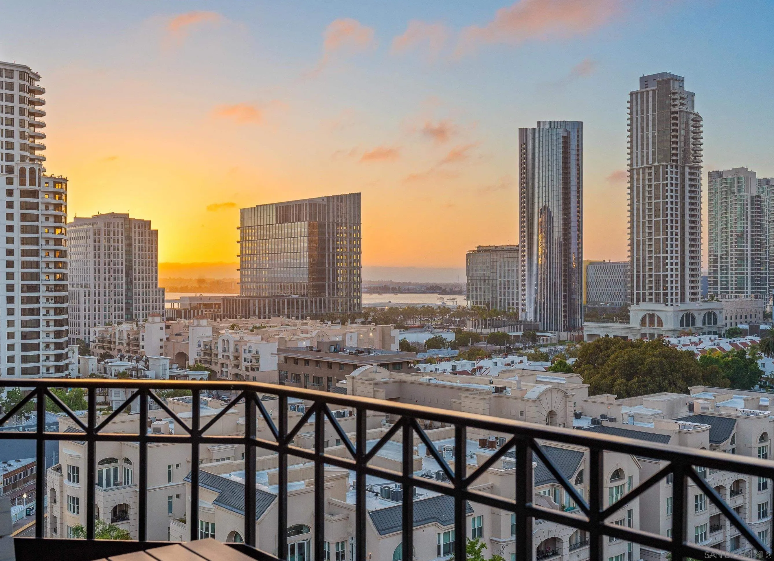 500 W Harbor Dr Unit 1303