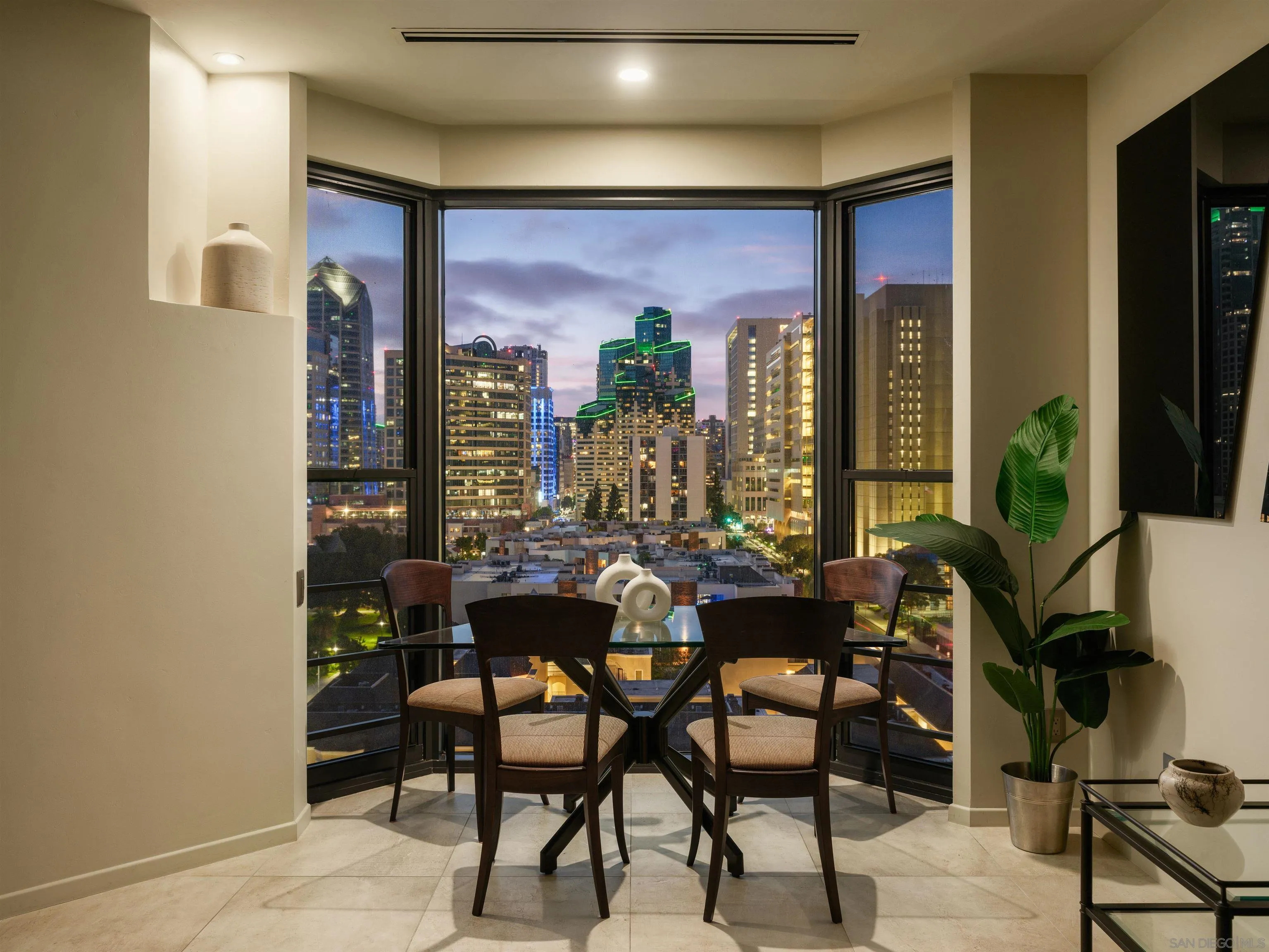 500 W Harbor Dr Unit 1303