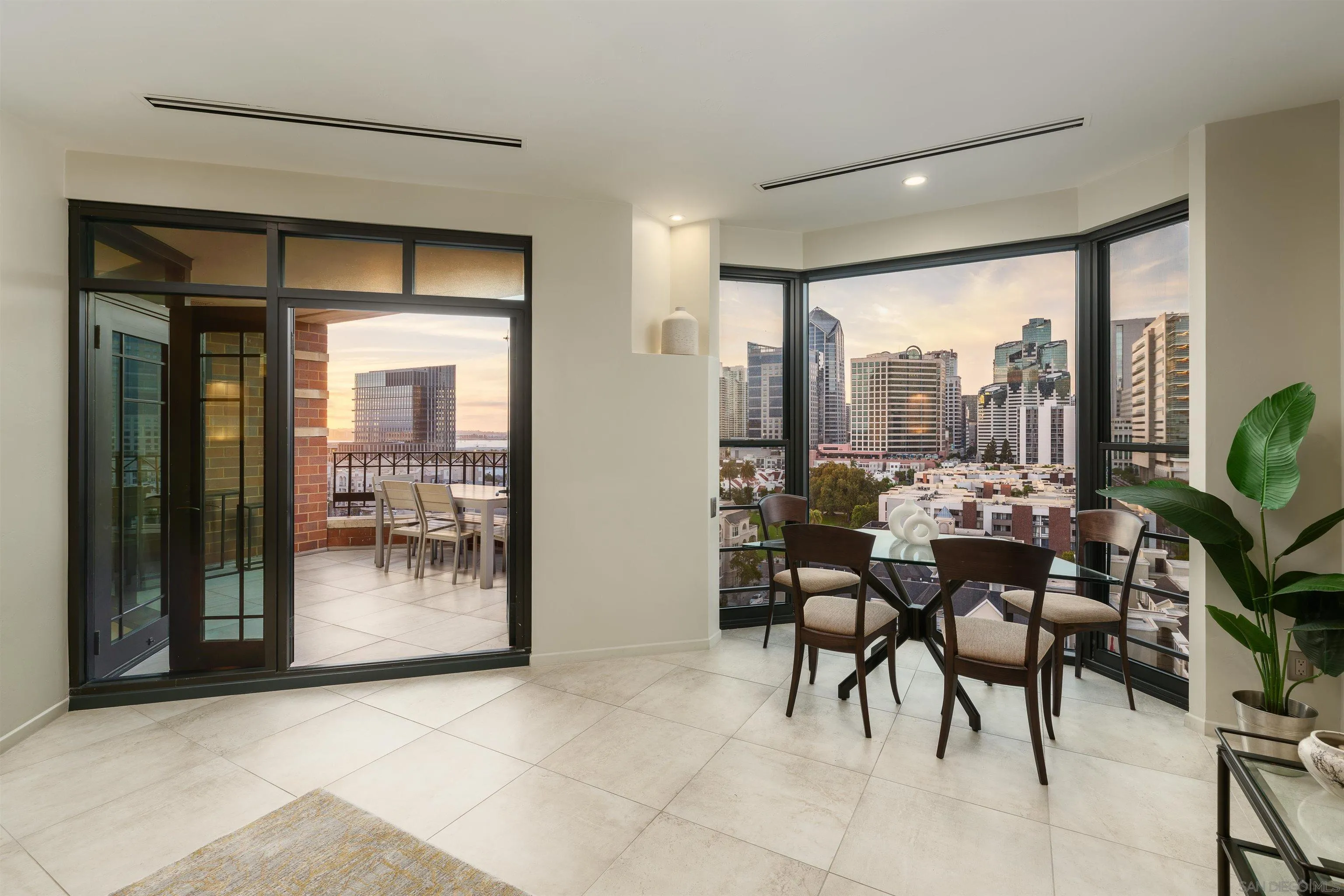 500 W Harbor Dr Unit 1303