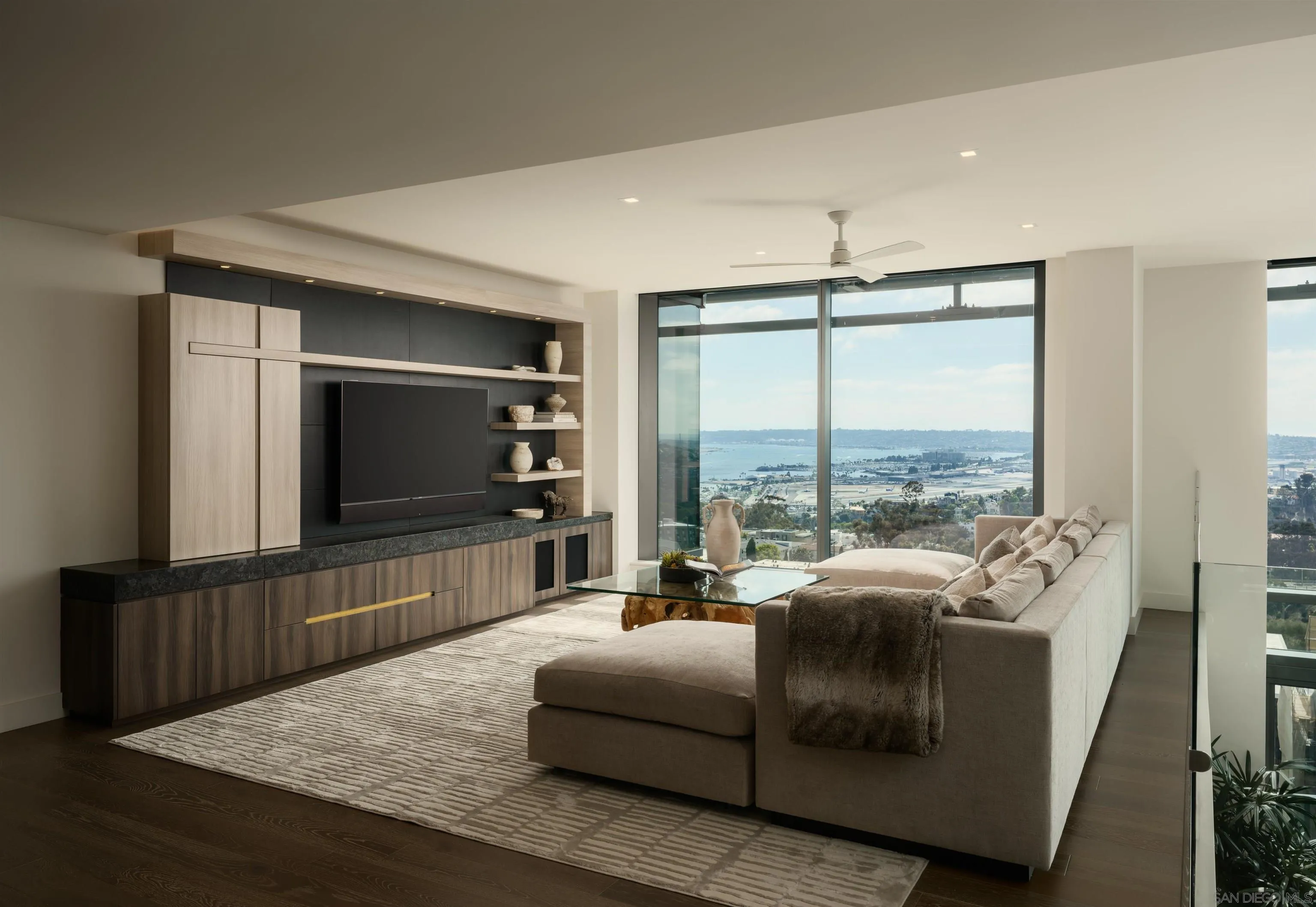 2855 5th Ave Unit 1304