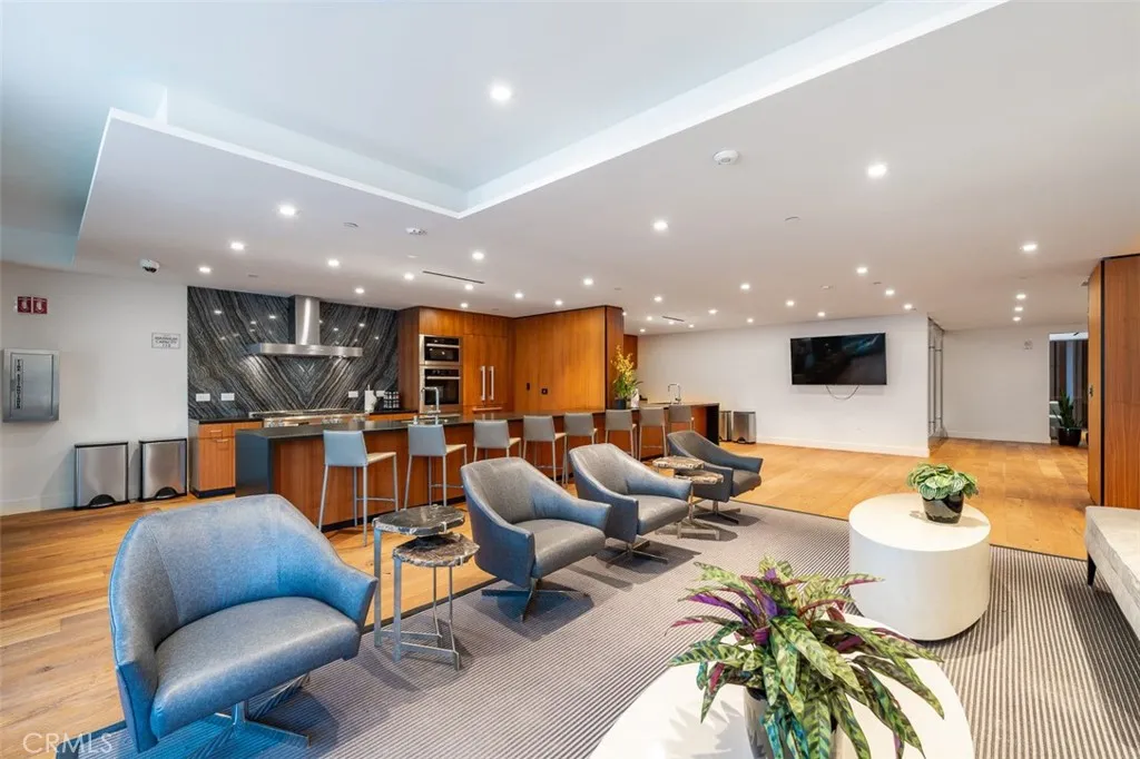 2855 5th Avenue Unit 703
