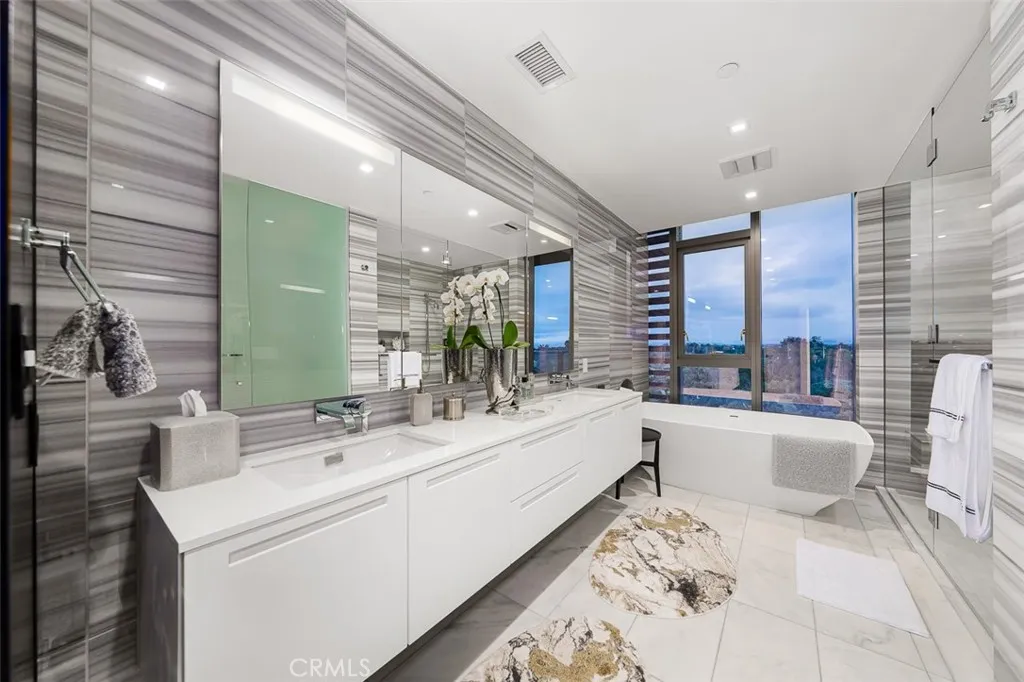 2855 5th Avenue Unit 703