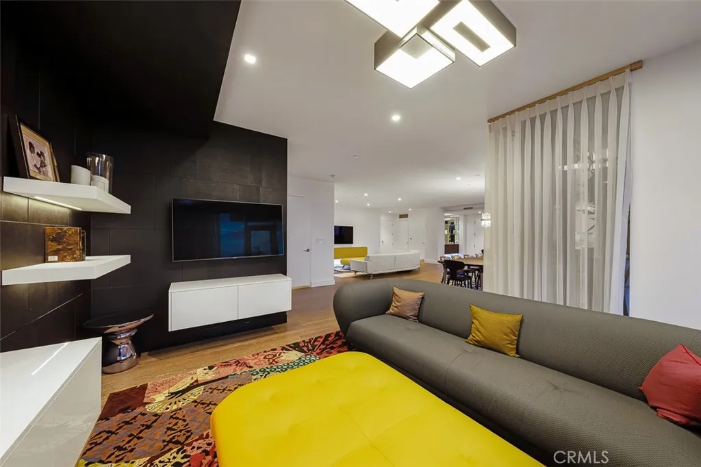 2855 5th Avenue Unit 703