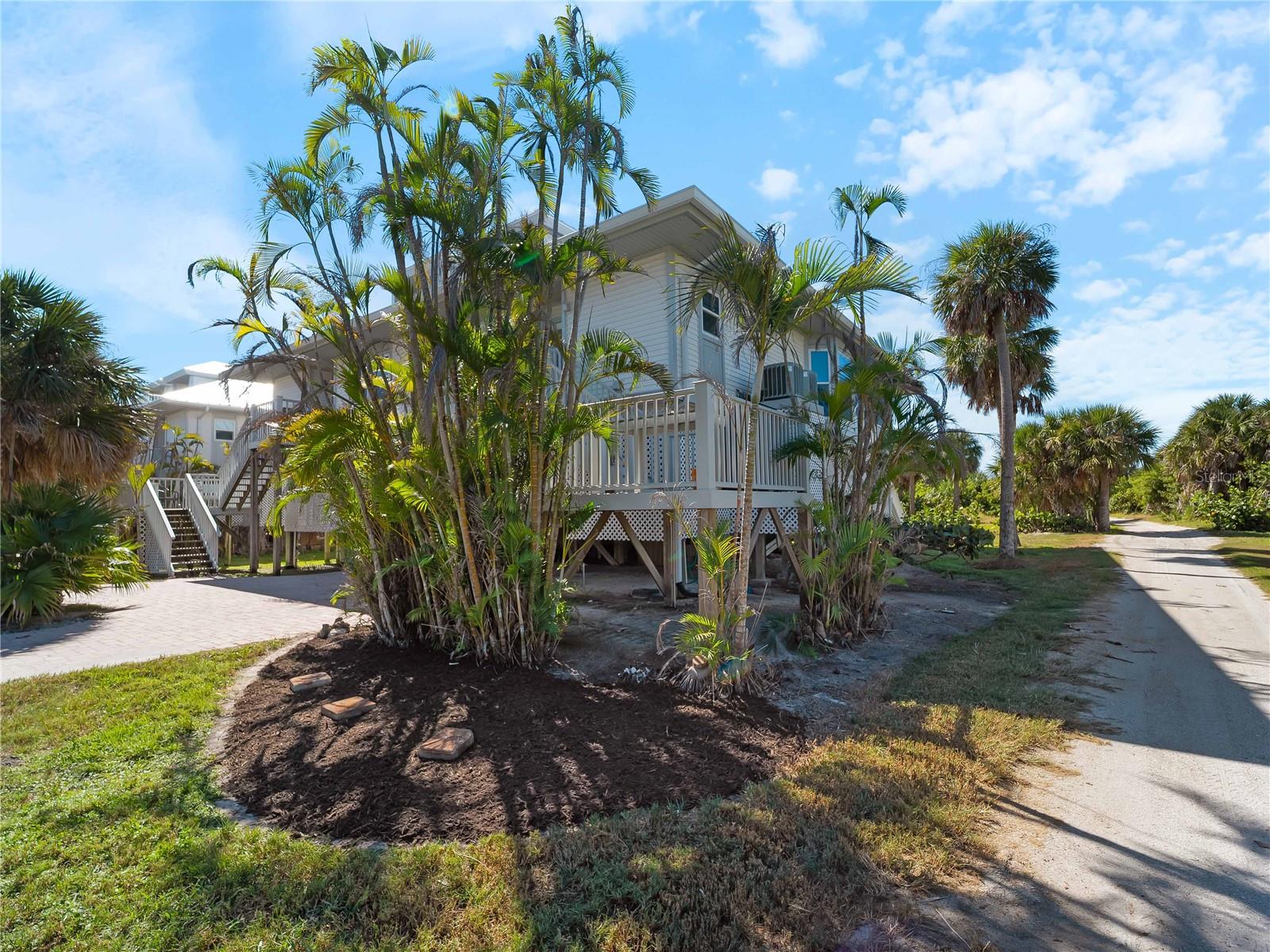 7104 PALM ISLAND DR #LE38