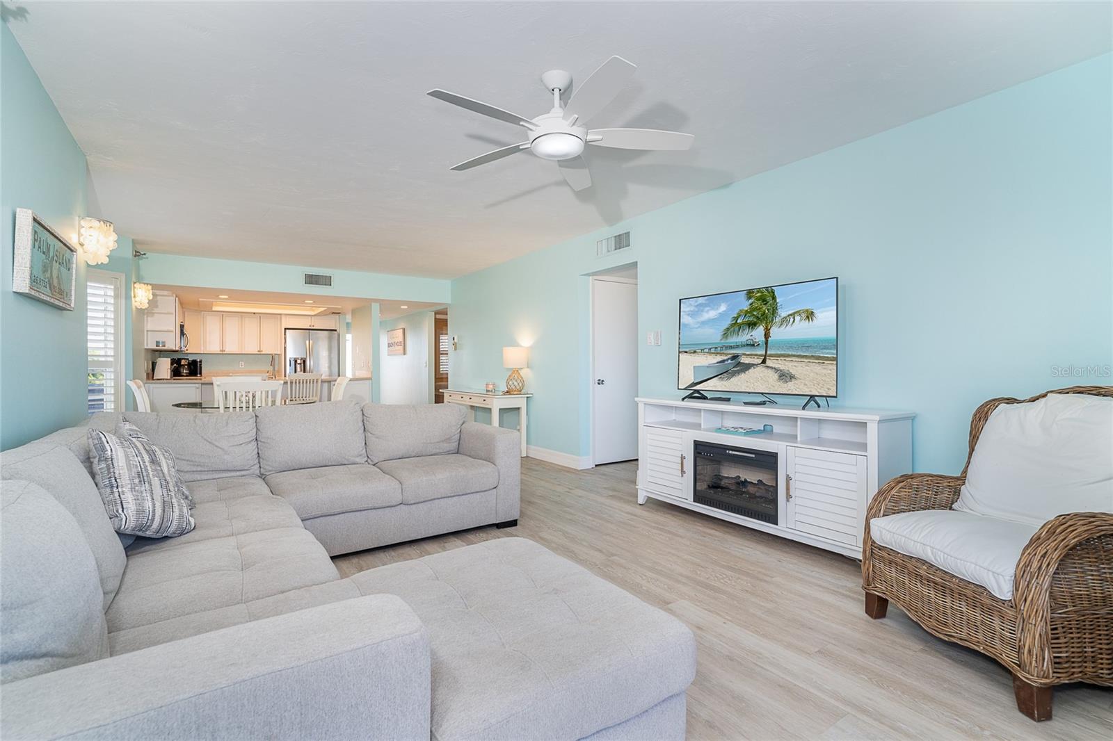 7466 PALM ISLAND DR #2911