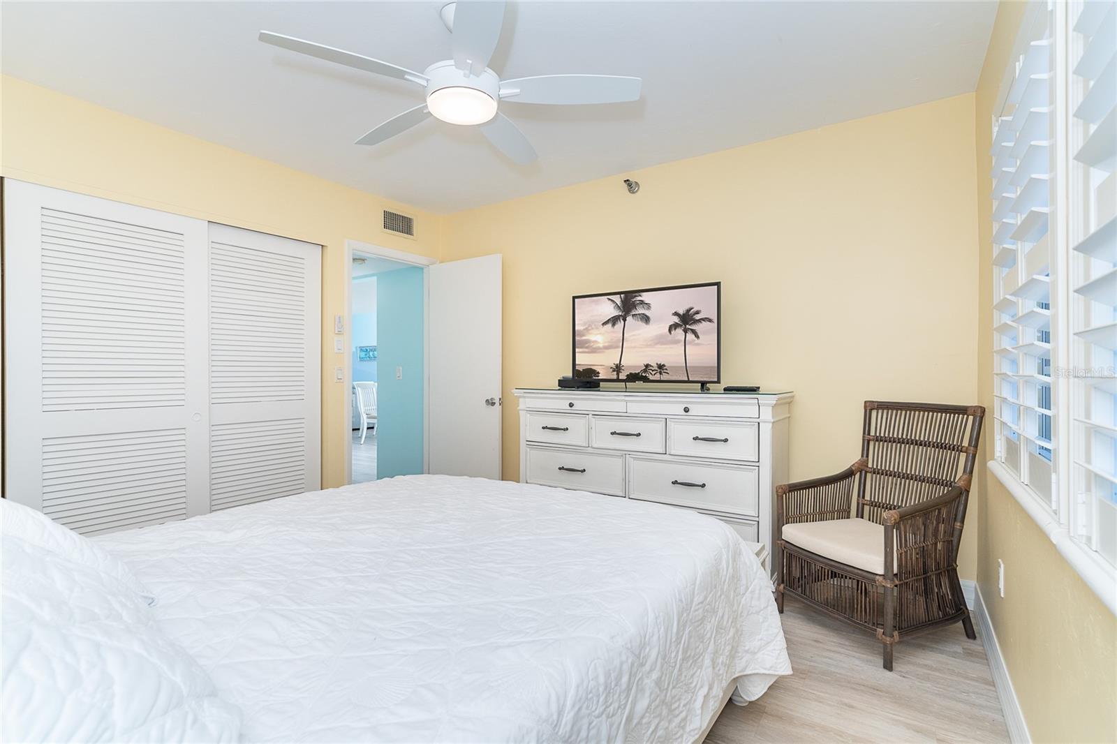 7466 PALM ISLAND DR #2911