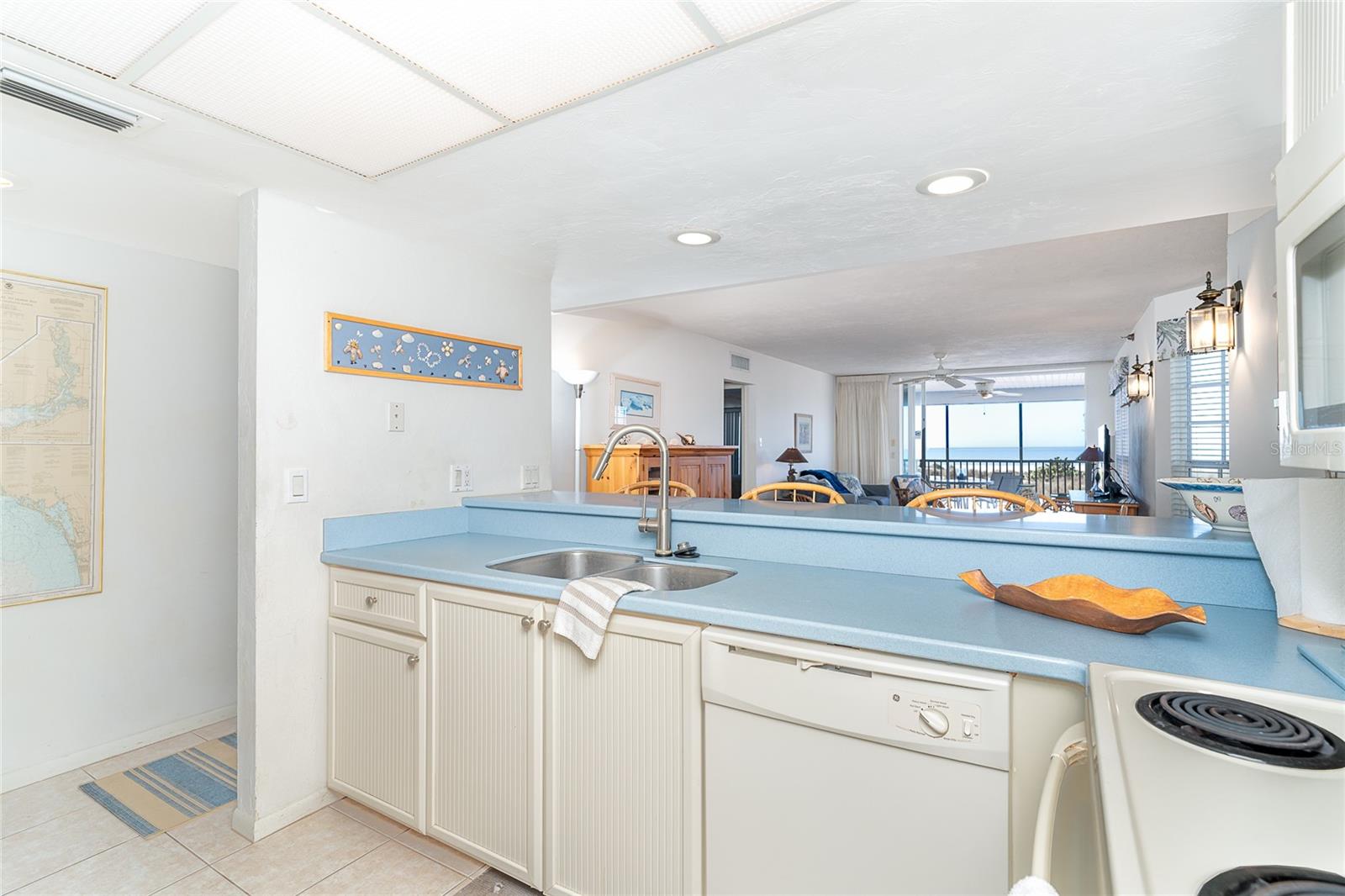 7470 PALM ISLAND DR #2811