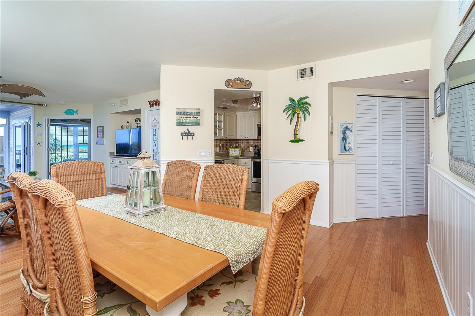 7438 PALM ISLAND DR #3712