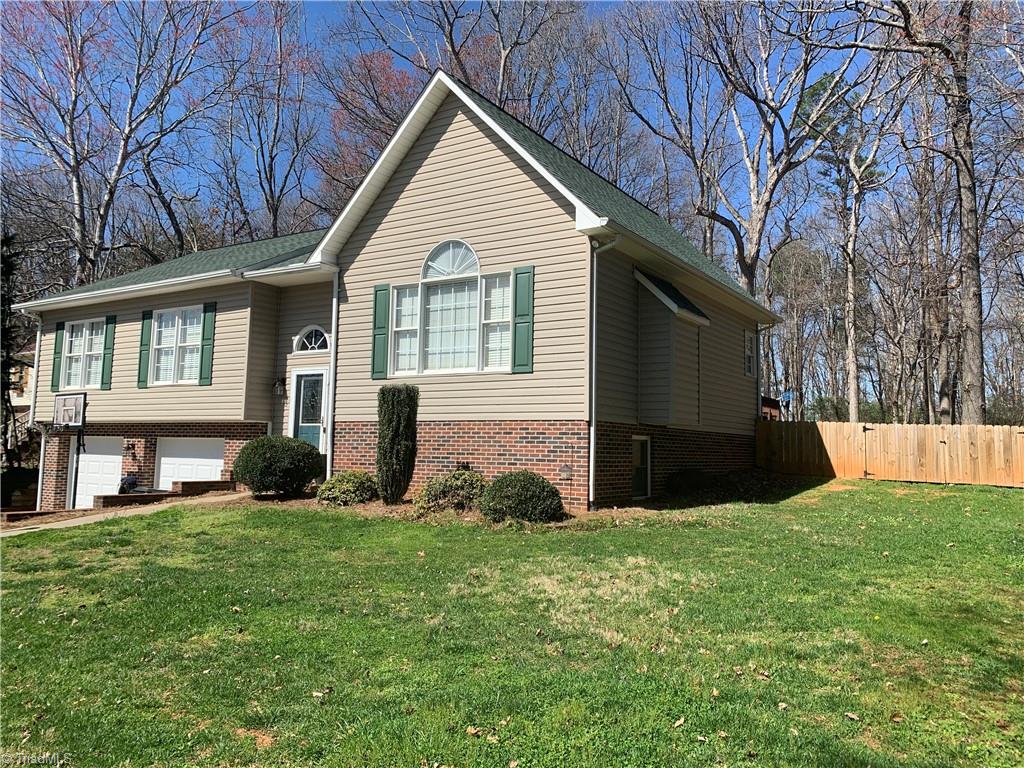 206 Forest Oaks Drive