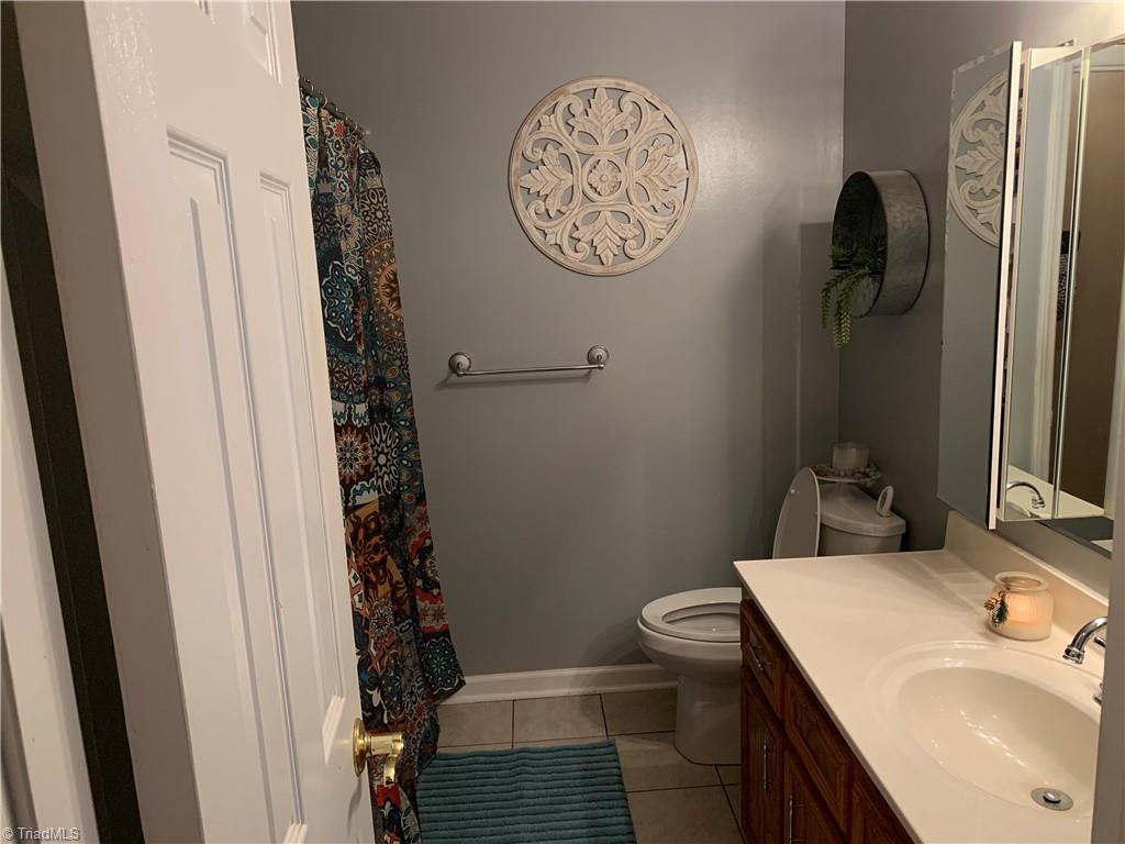 206 Forest Oaks Drive